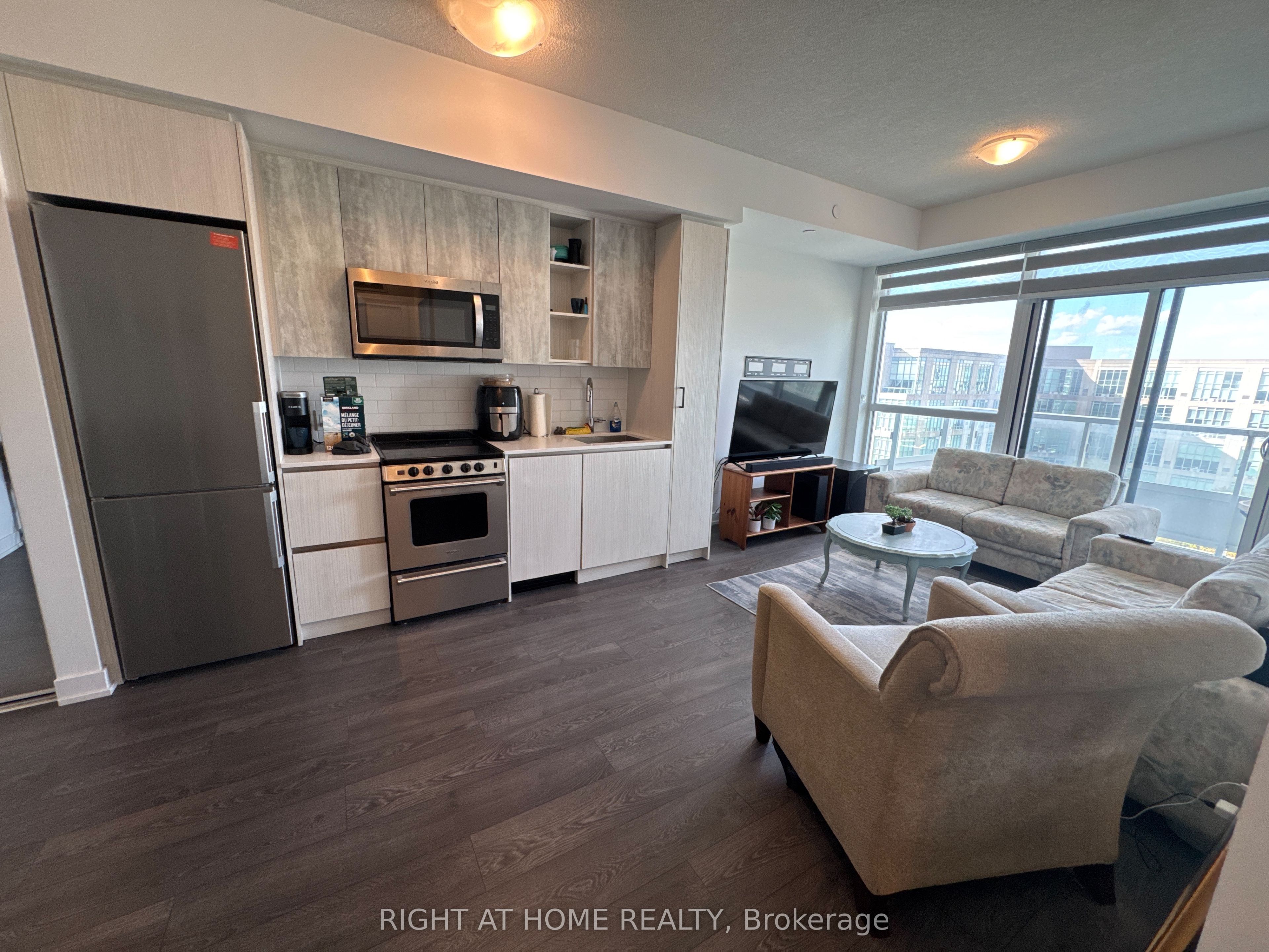 251 Manitoba Street 1411 Property Photo 1