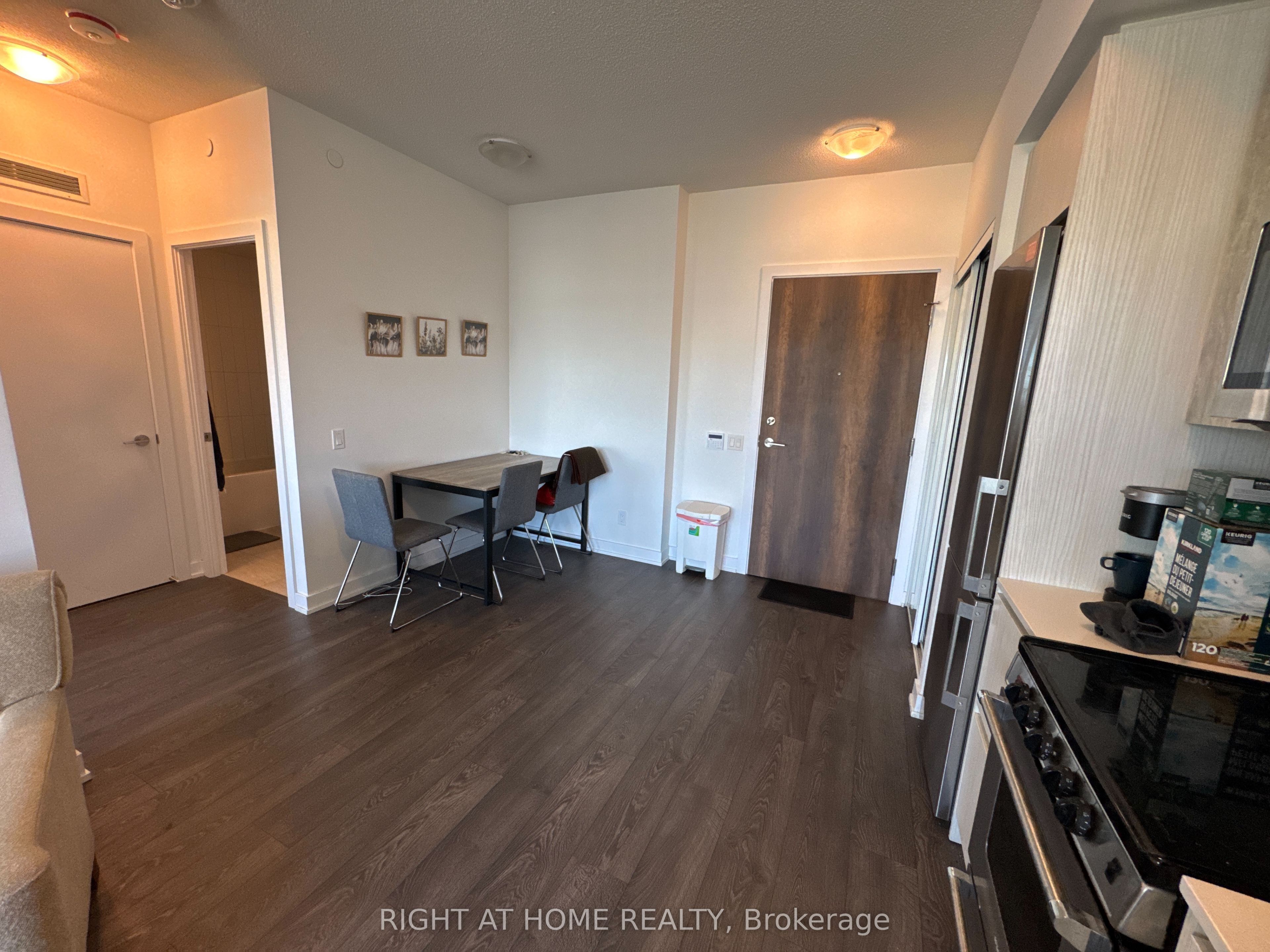251 Manitoba Street 1411 Property Photo 11