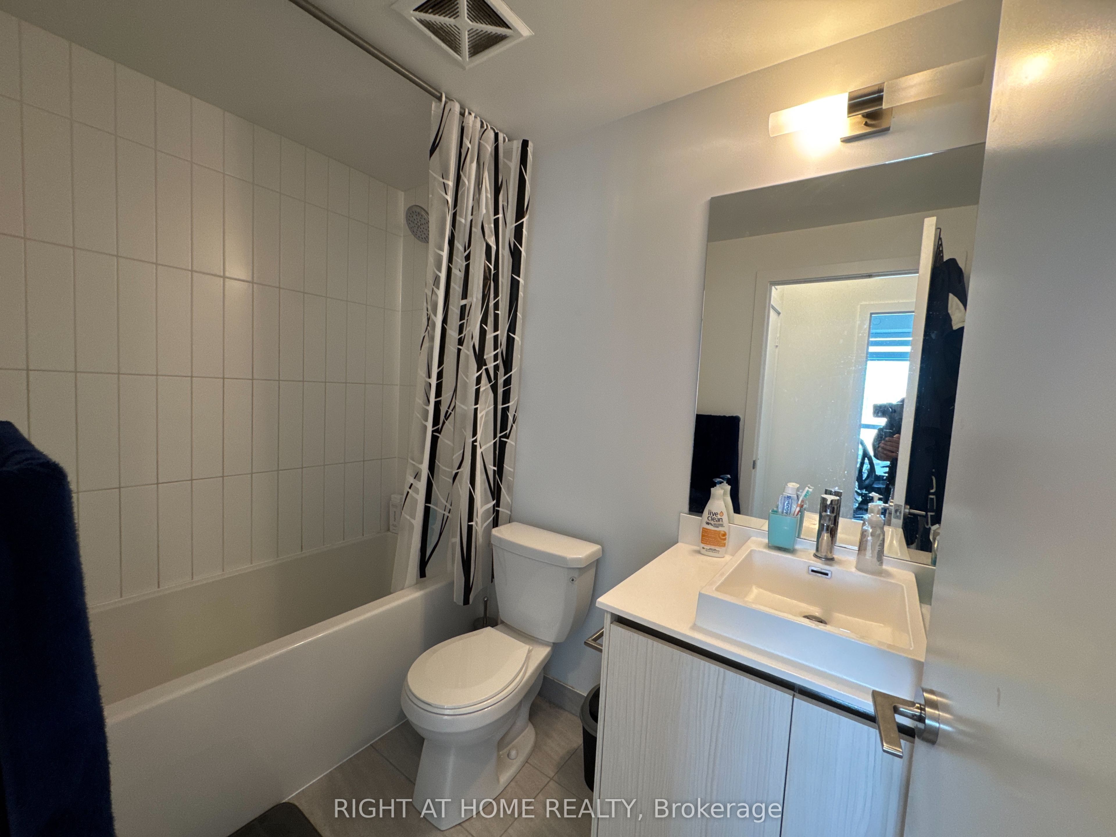 251 Manitoba Street 1411 Property Photo 12