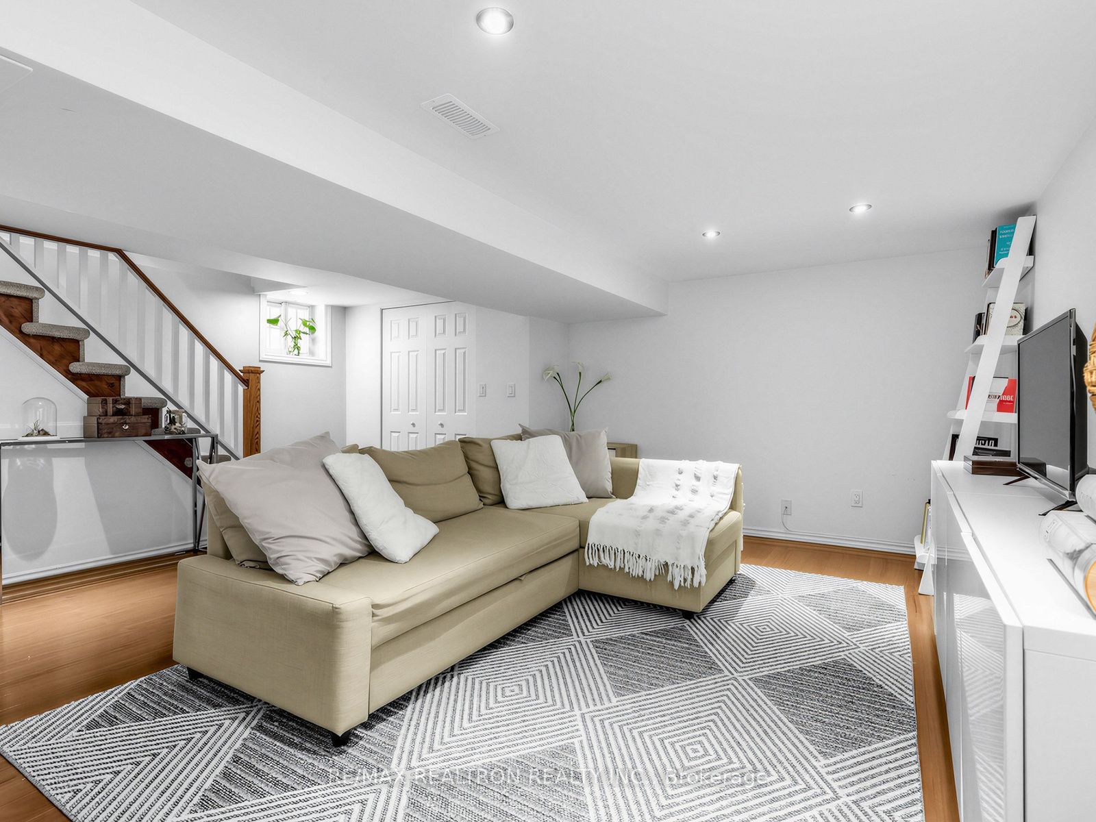 22 Mahoney Avenue Property Photo 16