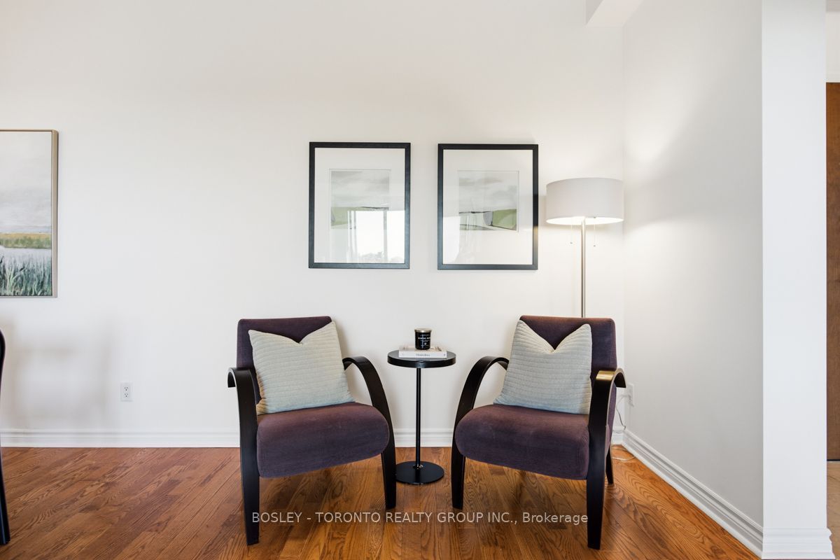 2662 Bloor Street W 1001 Property Photo 12
