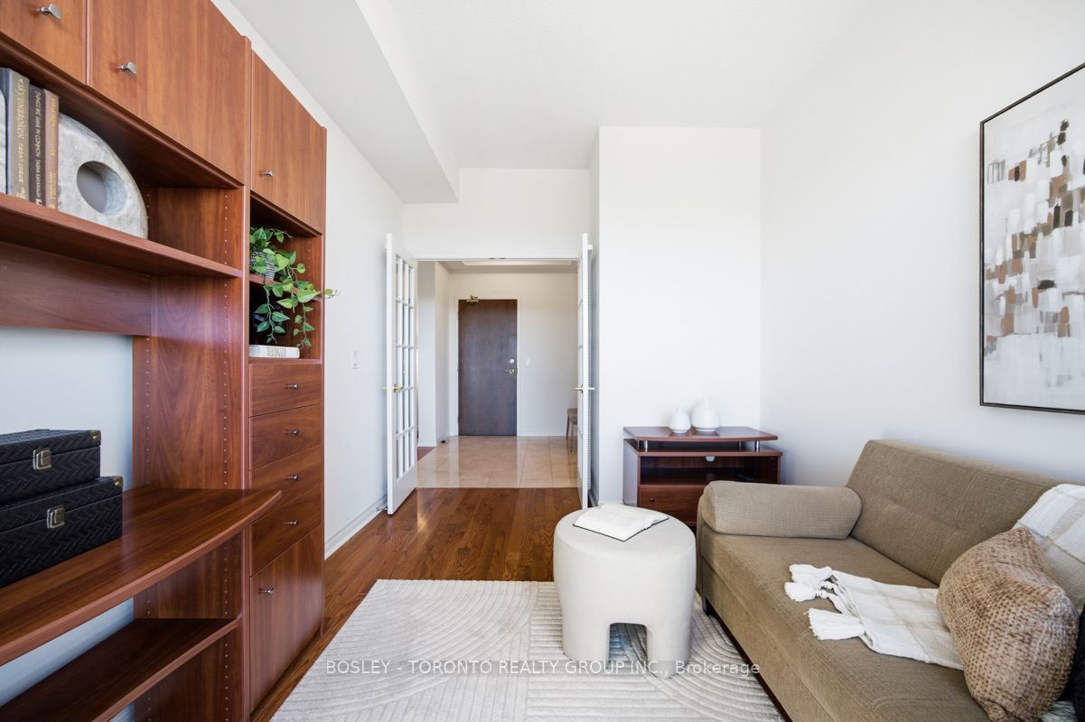 2662 Bloor Street W 1001 Property Photo 17