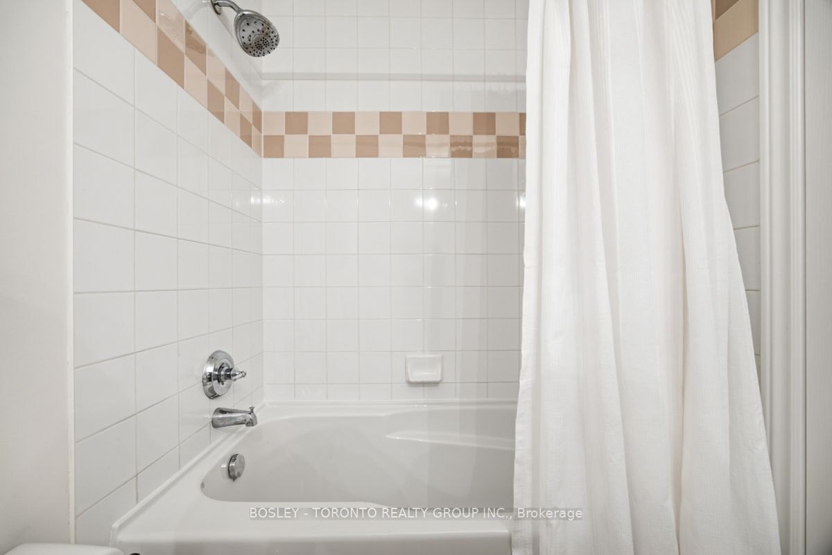 2662 Bloor Street W 1001 Property Photo 35