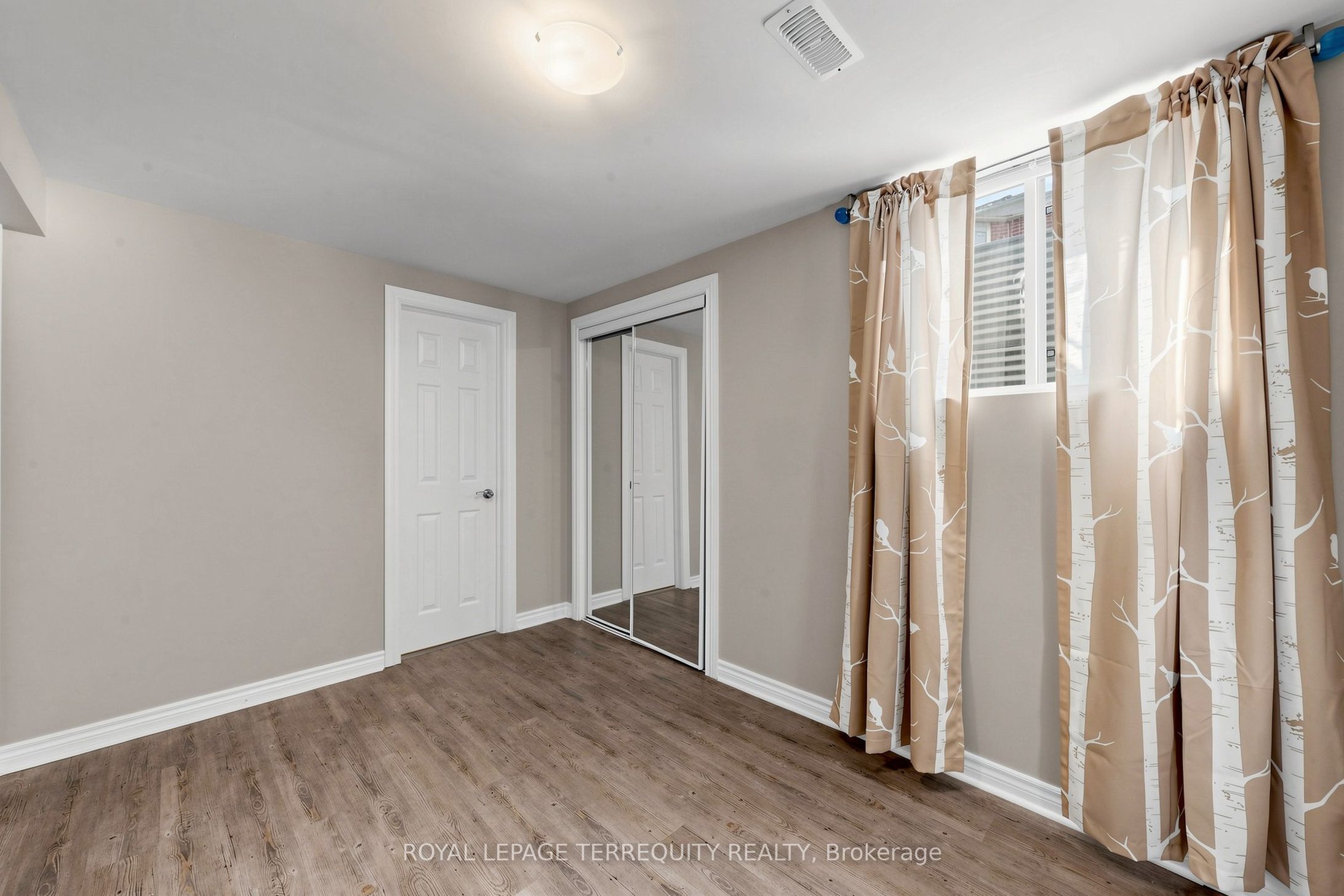 90 Brisdale Drive Basement Property Photo 12