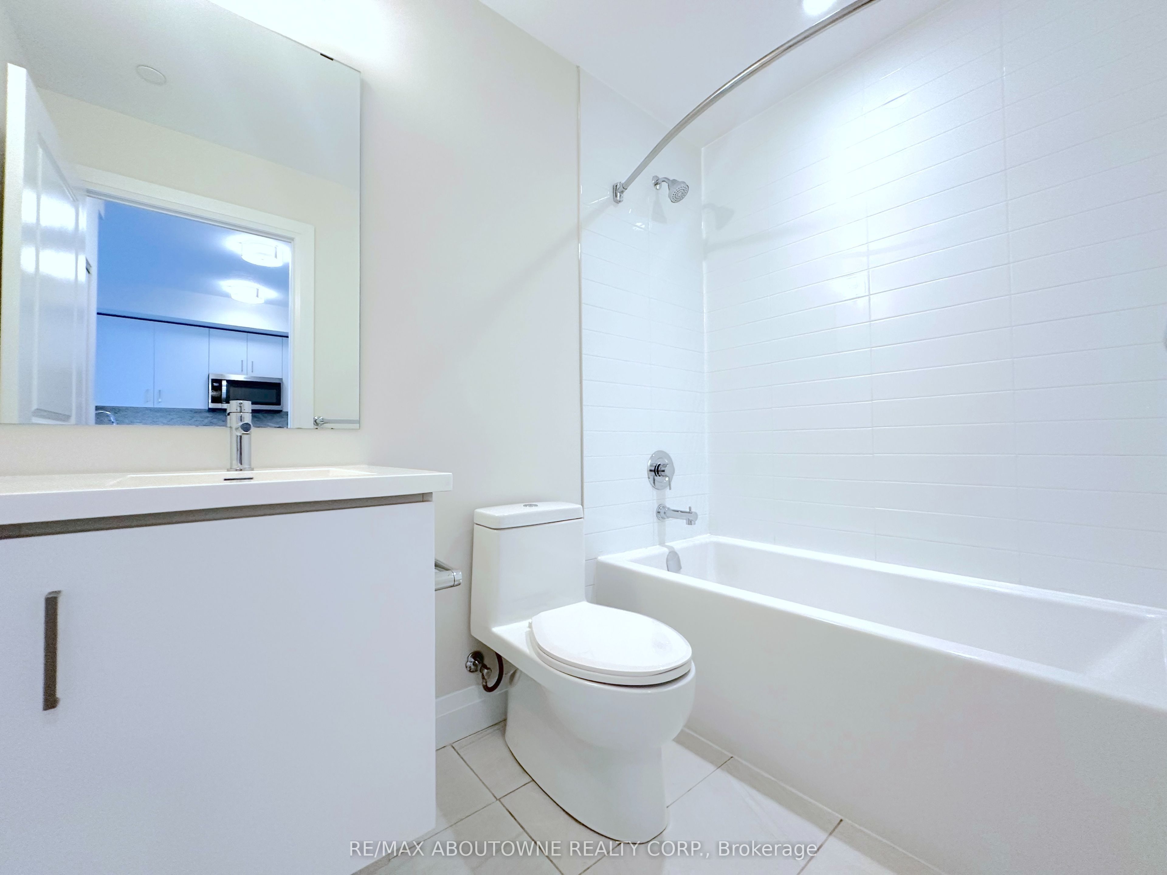 2333 Taunton Road 317 Property Photo 11