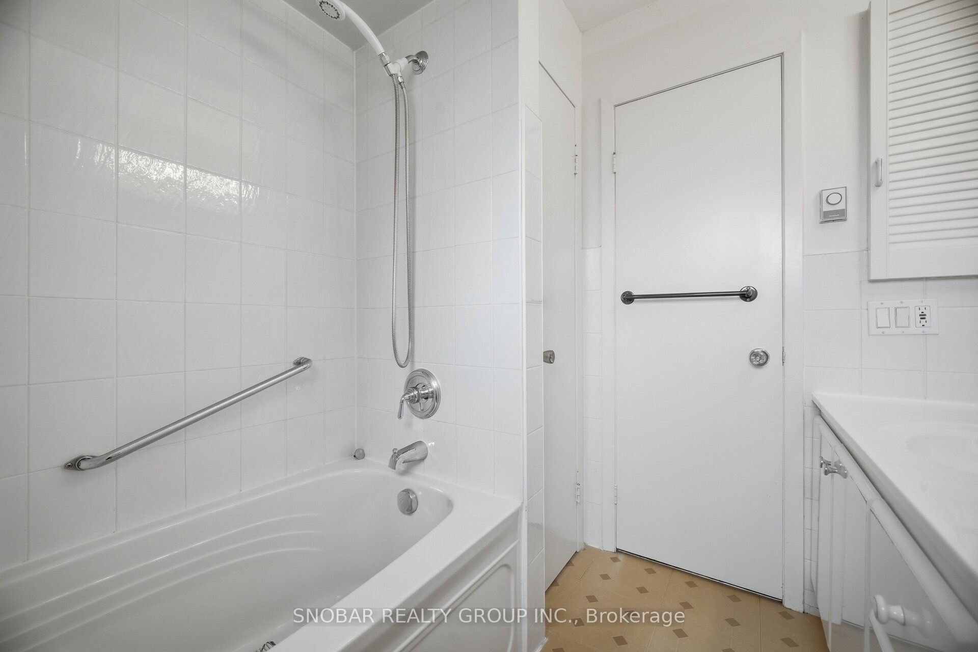 3206 Valmarie Avenue Property Photo 24