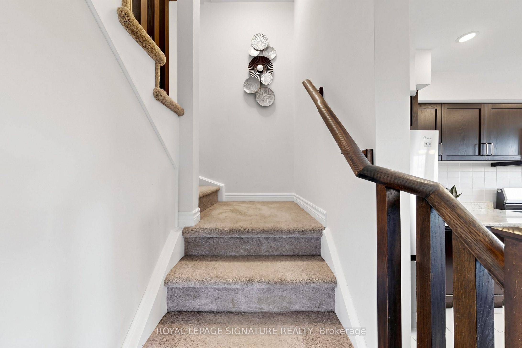 2441 Greenwich Drive 11 Property Photo 14