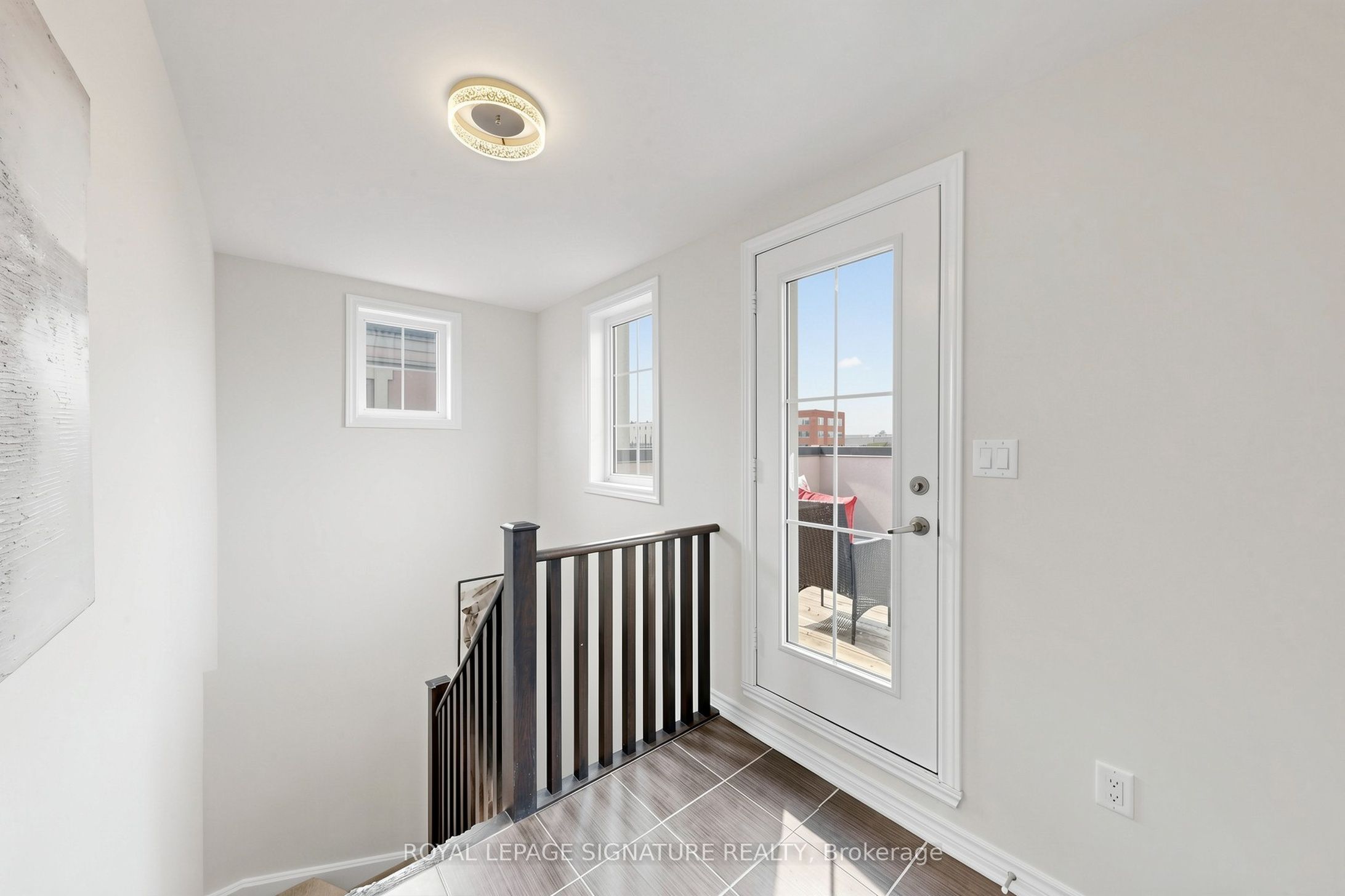 2441 Greenwich Drive 11 Property Photo 25