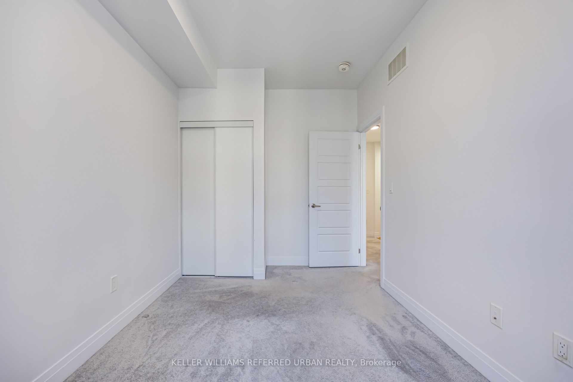 719 Lawrence Avenue W 52 Property Photo 17