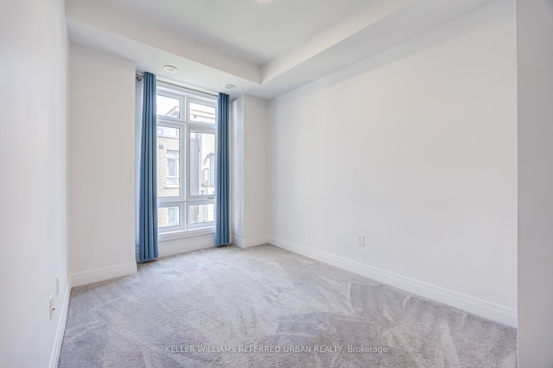 719 Lawrence Avenue W 52 Property Photo 18