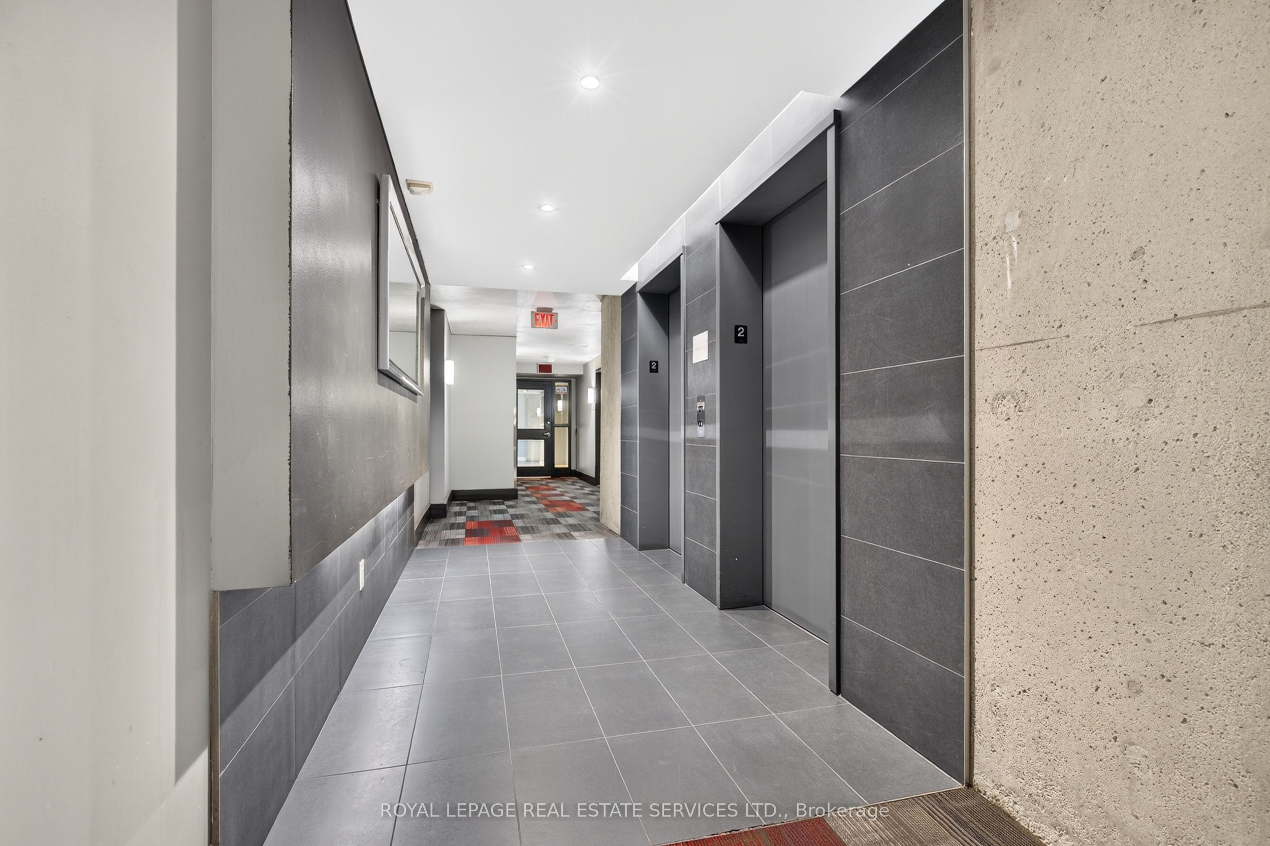 1040 The Queensway 215 Property Photo 4