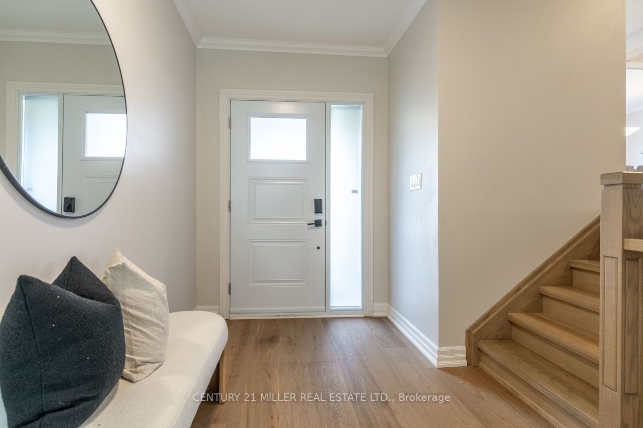 582 Strathcona Court Property Photo 4