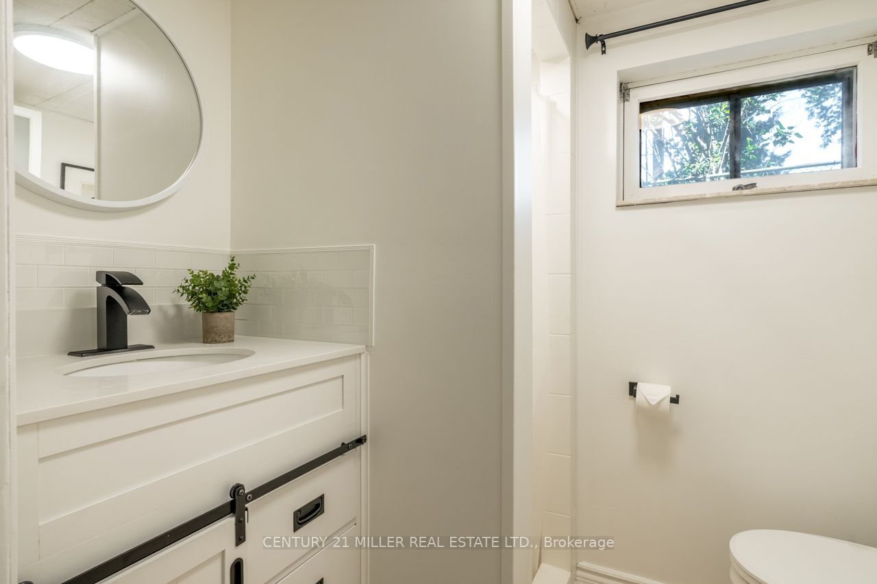 582 Strathcona Court Property Photo 29