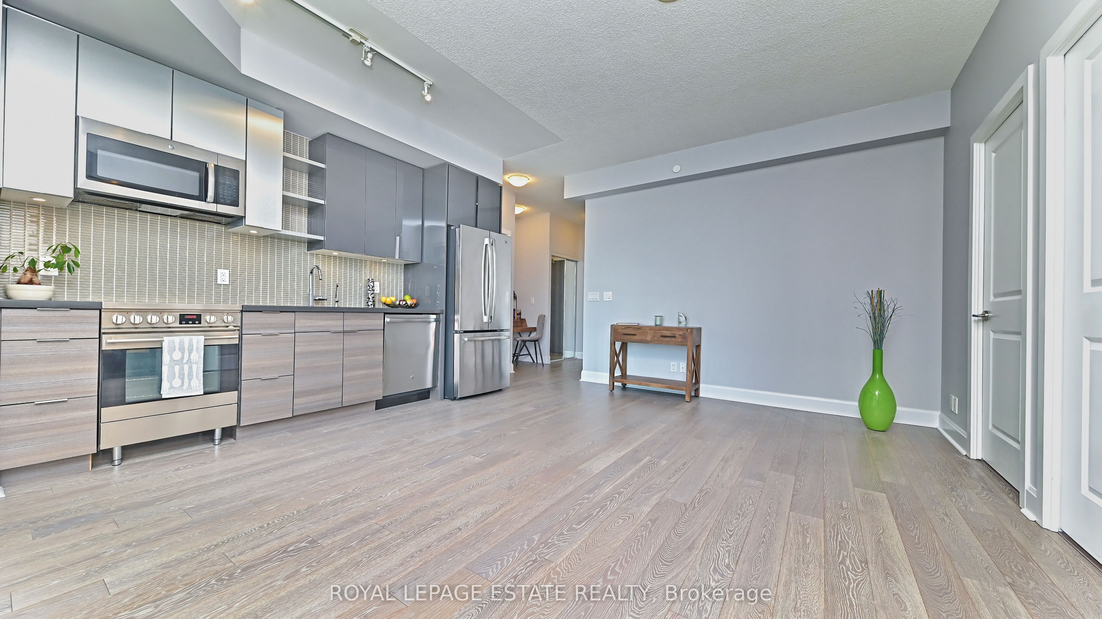 33 Shore Breeze Drive 2901 Property Photo 3