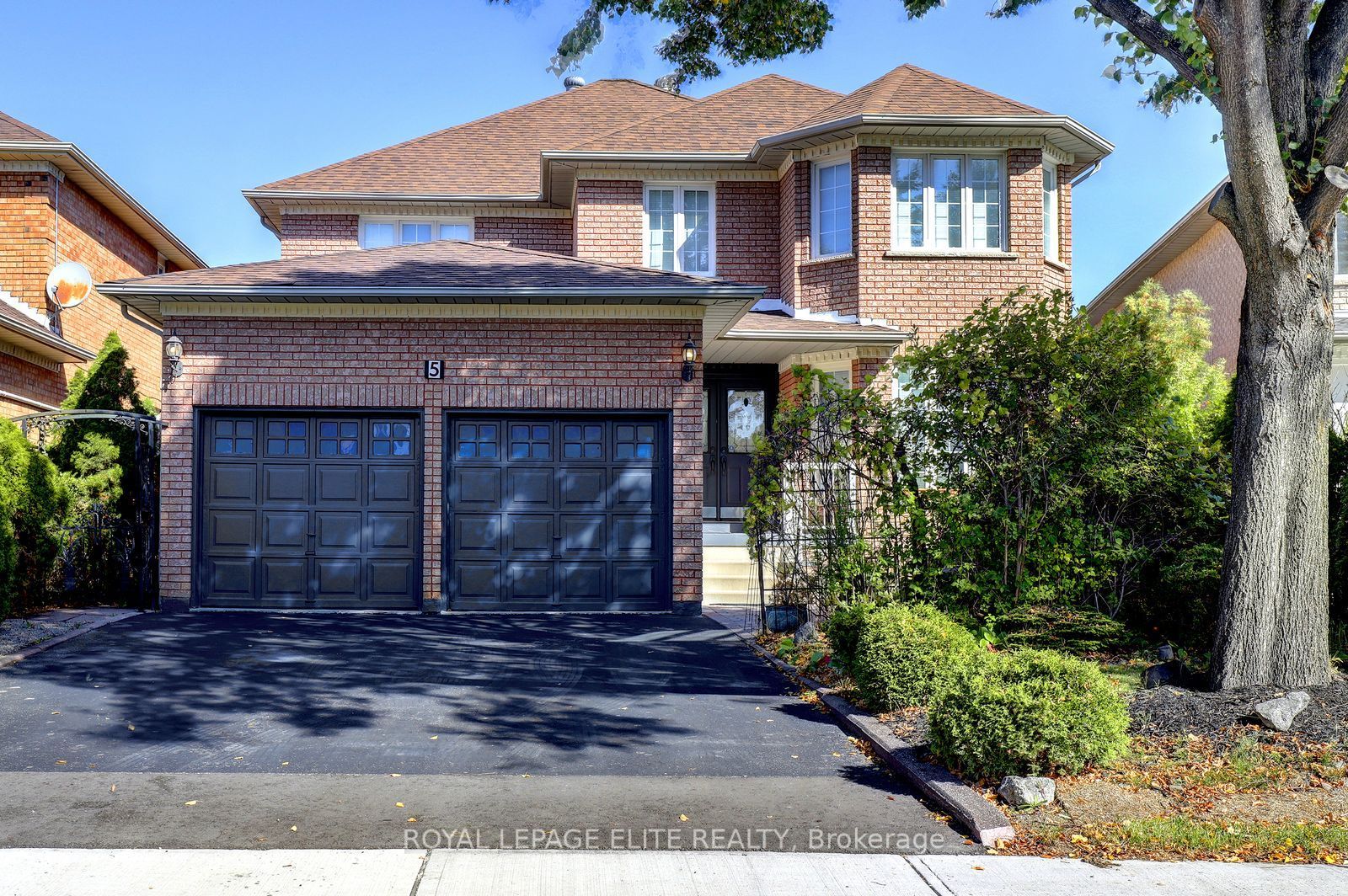 5 Pinecone Way E Property Photo 1