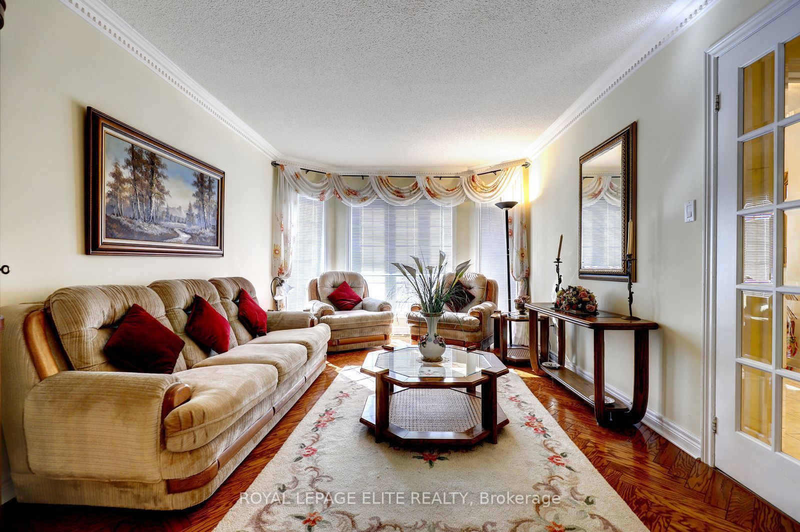 5 Pinecone Way E Property Photo 9