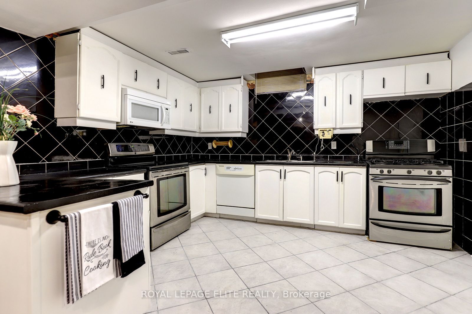 5 Pinecone Way E Property Photo 43