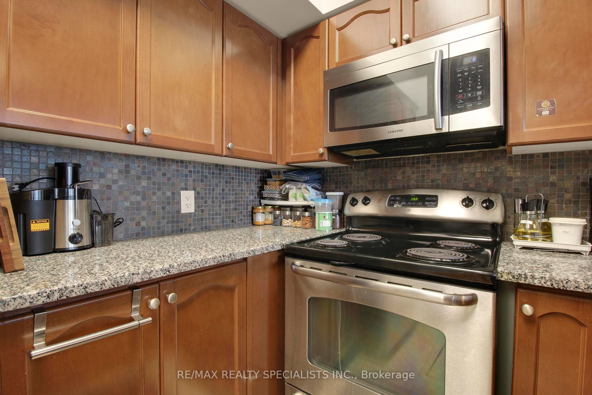 335 Rathburn Road W 2303 Property Photo 9