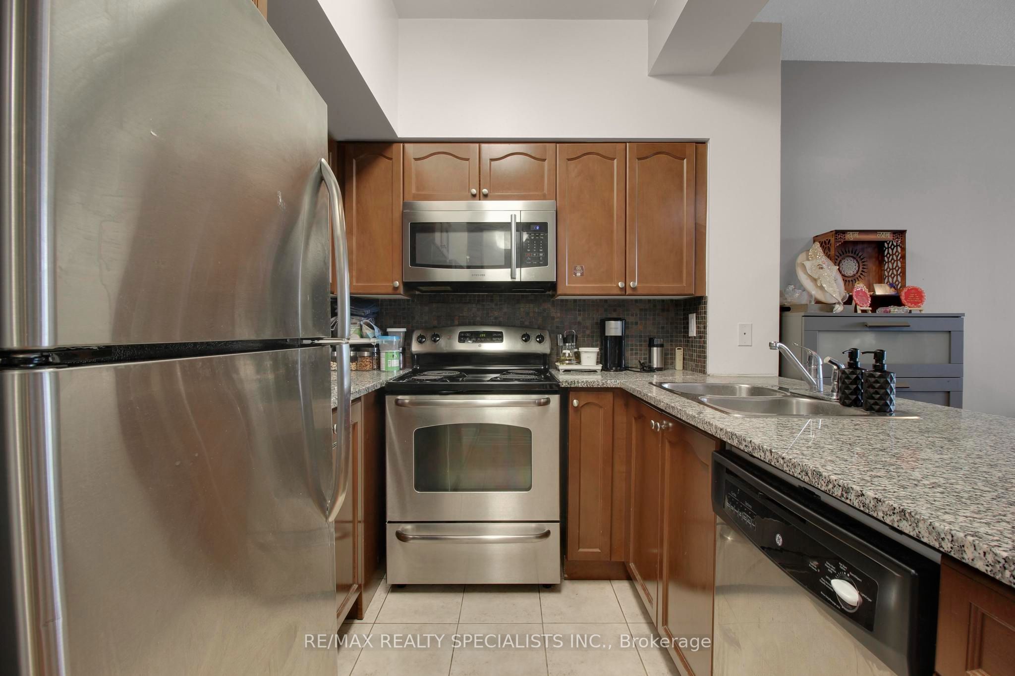 335 Rathburn Road W 2303 Property Photo 10
