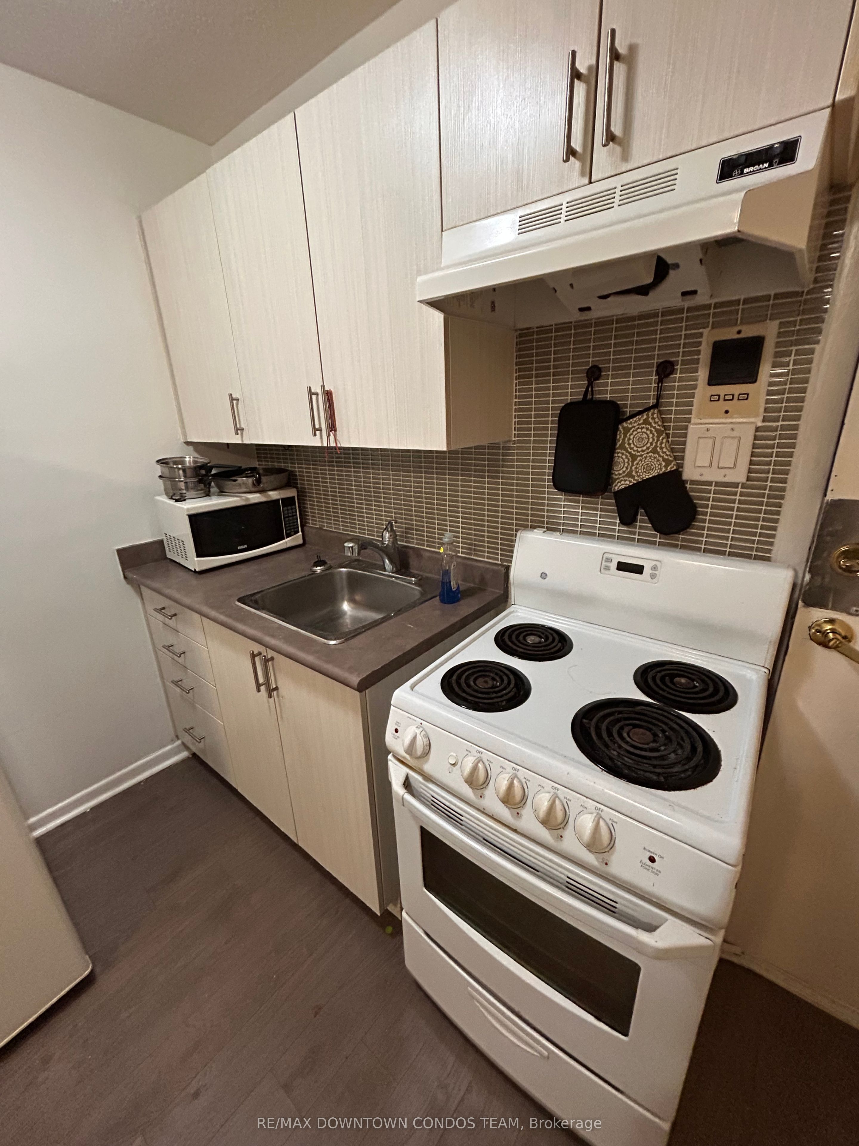 5 Thornburn Avenue 203 Property Photo 11