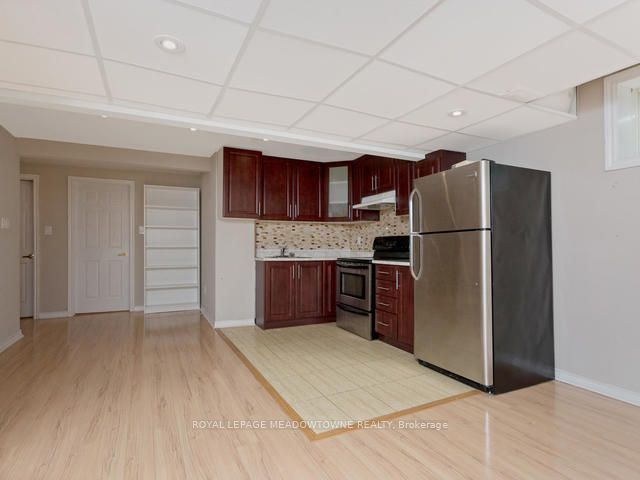 960 Philbrook Drive Lower Property Photo 4