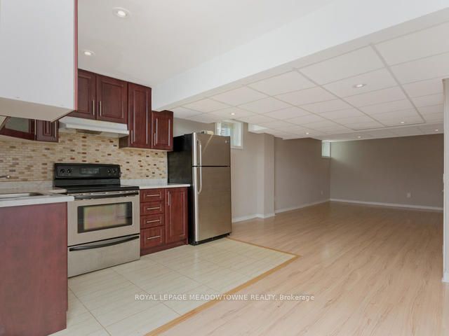 960 Philbrook Drive Lower Property Photo 5