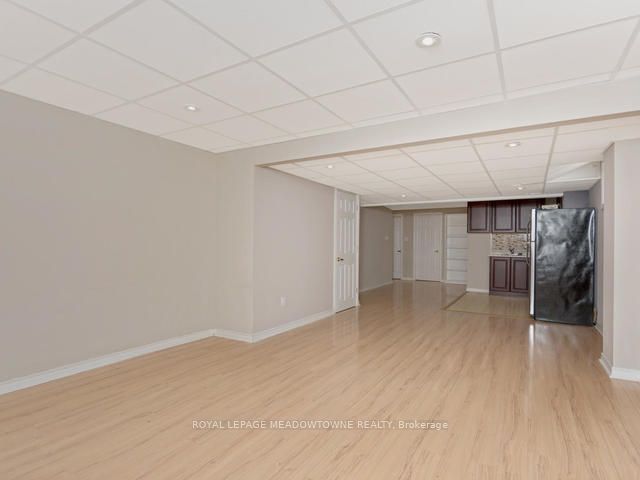 960 Philbrook Drive Lower Property Photo 6