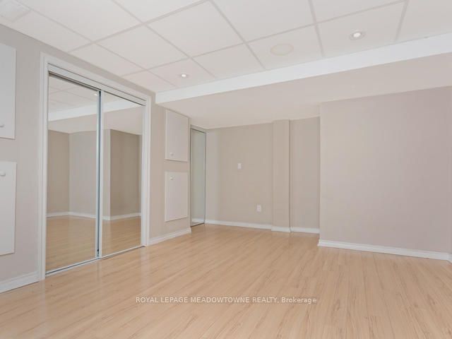 960 Philbrook Drive Lower Property Photo 9