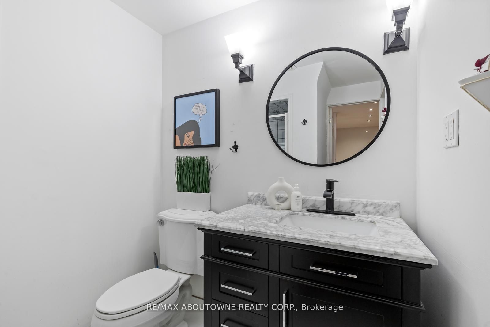 467 Hedgerow Lane Property Photo 31