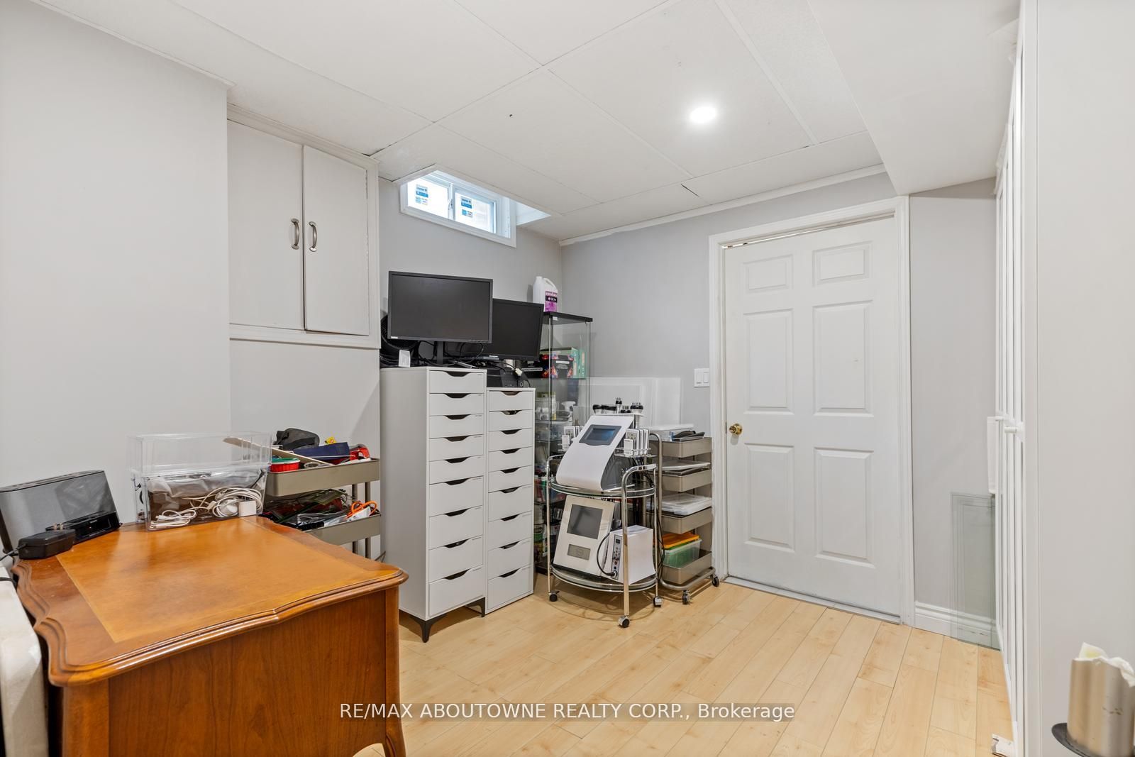 467 Hedgerow Lane Property Photo 32