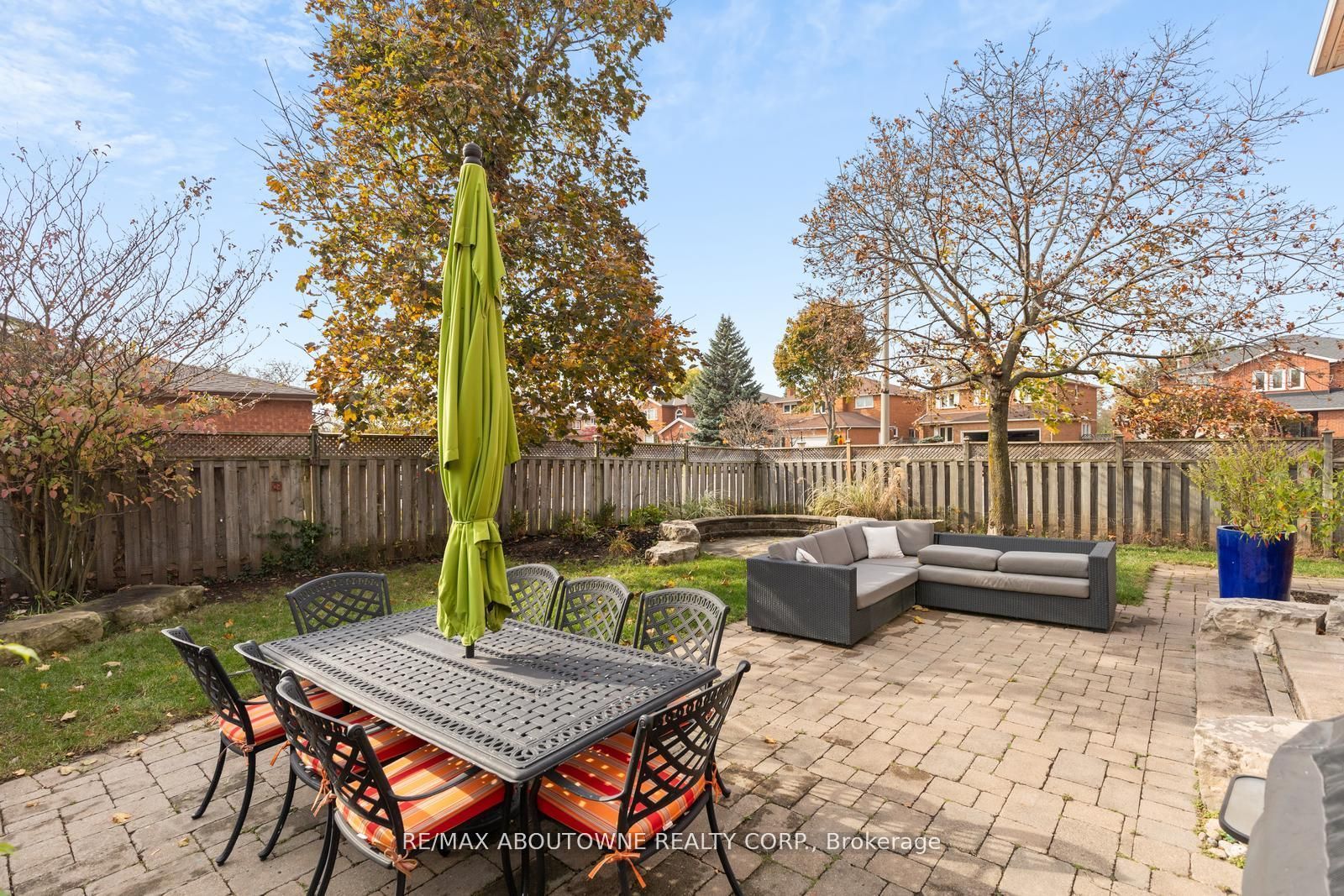 467 Hedgerow Lane Property Photo 33