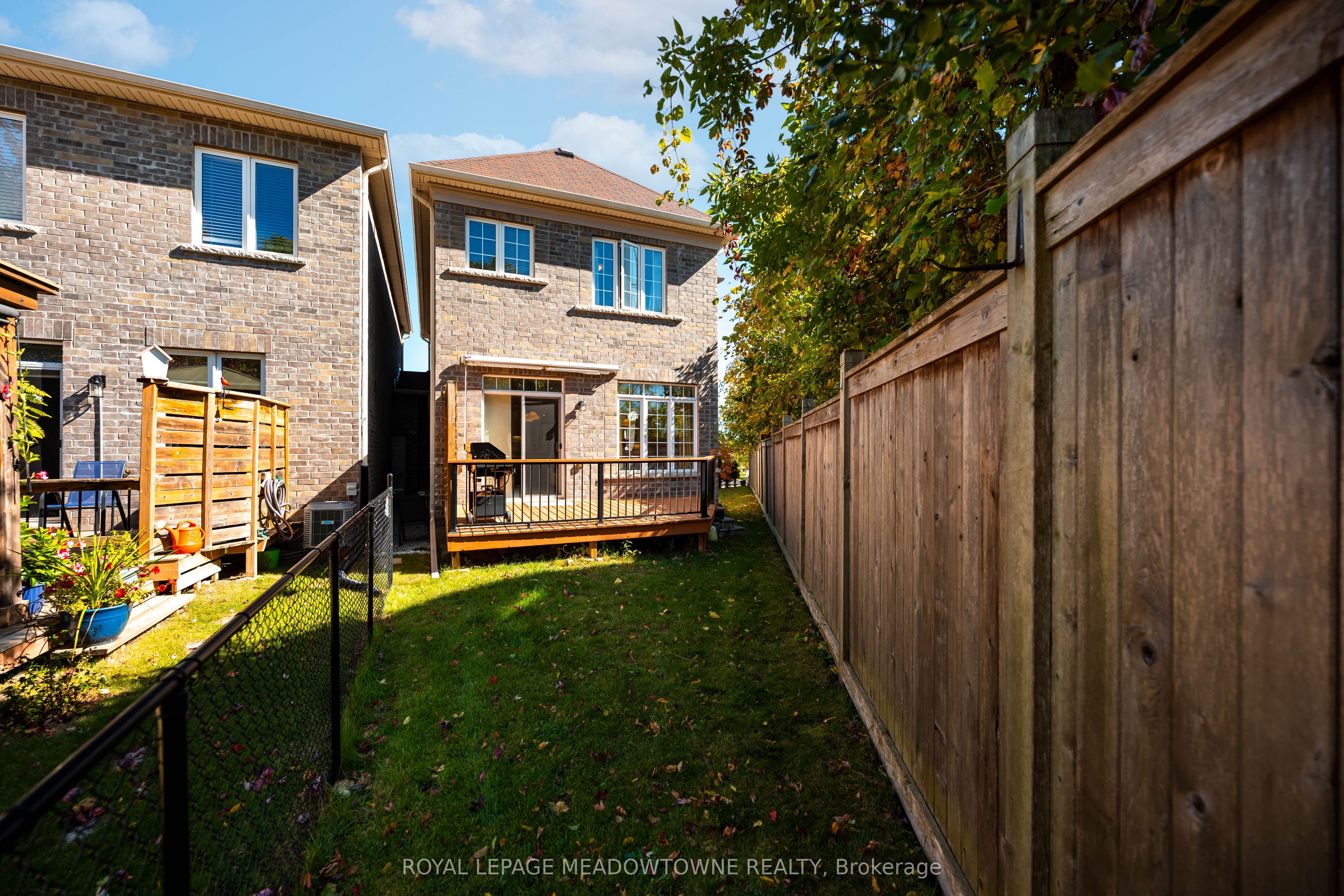 16 Ridgegate Crescent Property Photo 47