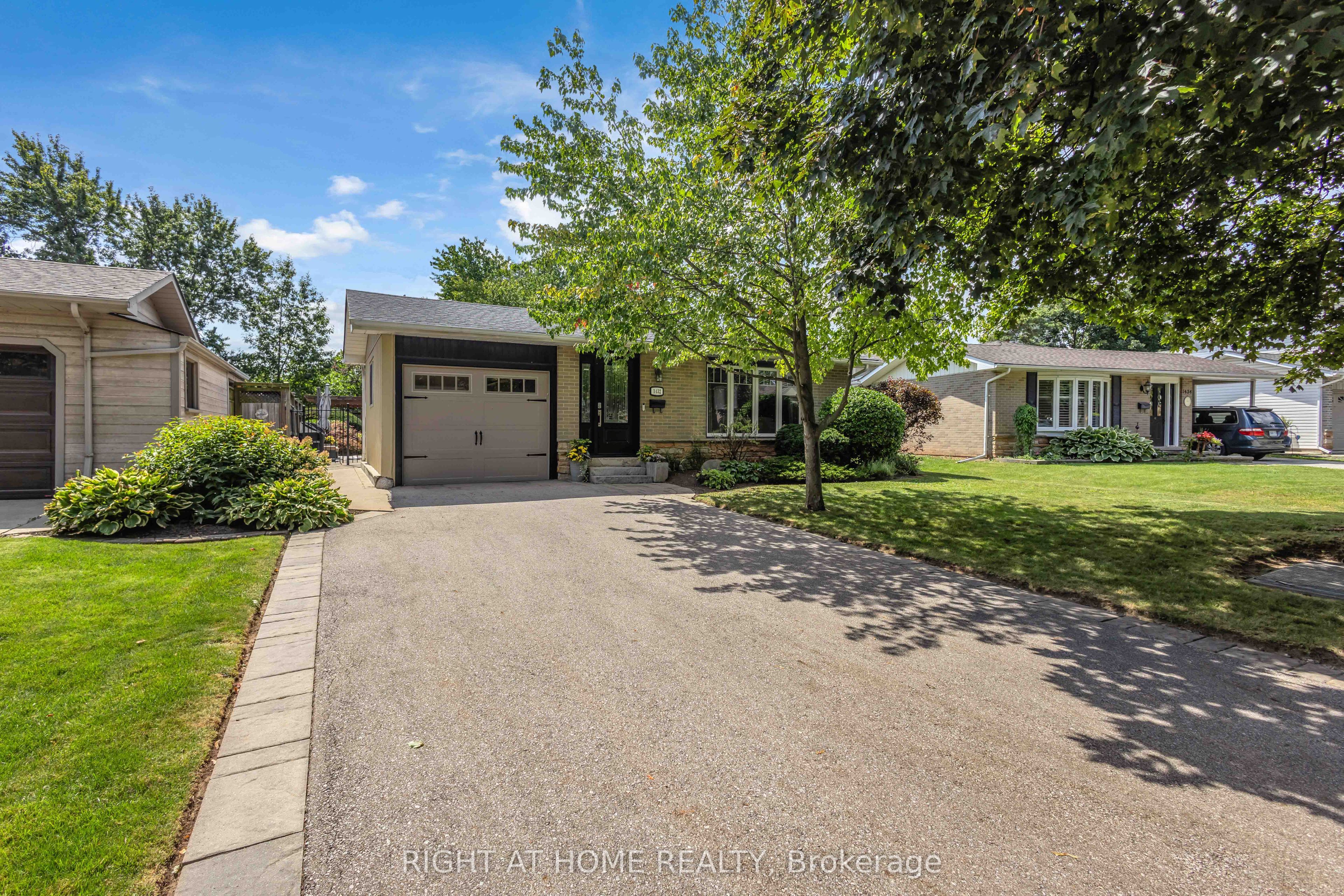 1432 Dewbourne Crescent Property Photo 5
