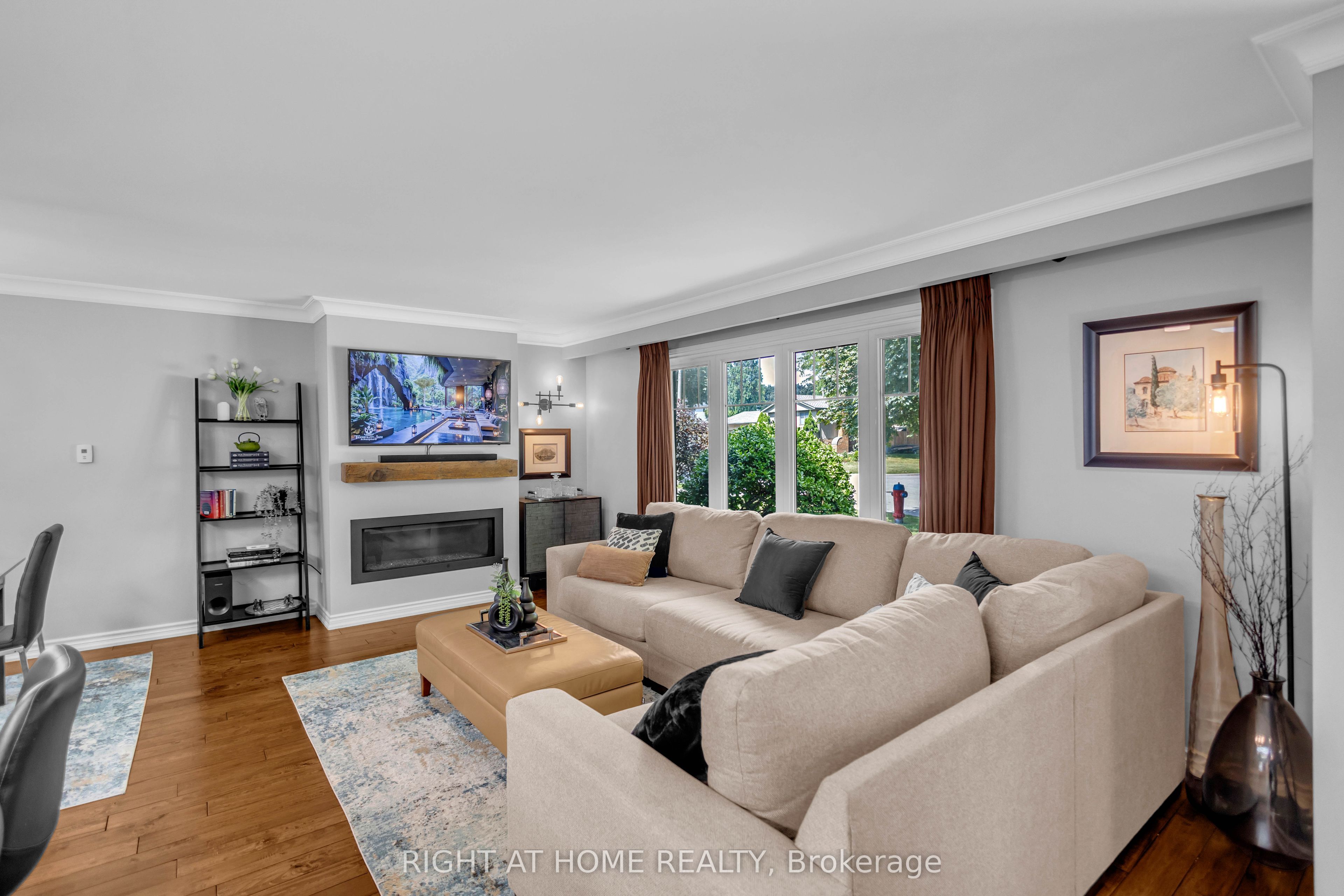 1432 Dewbourne Crescent Property Photo 9