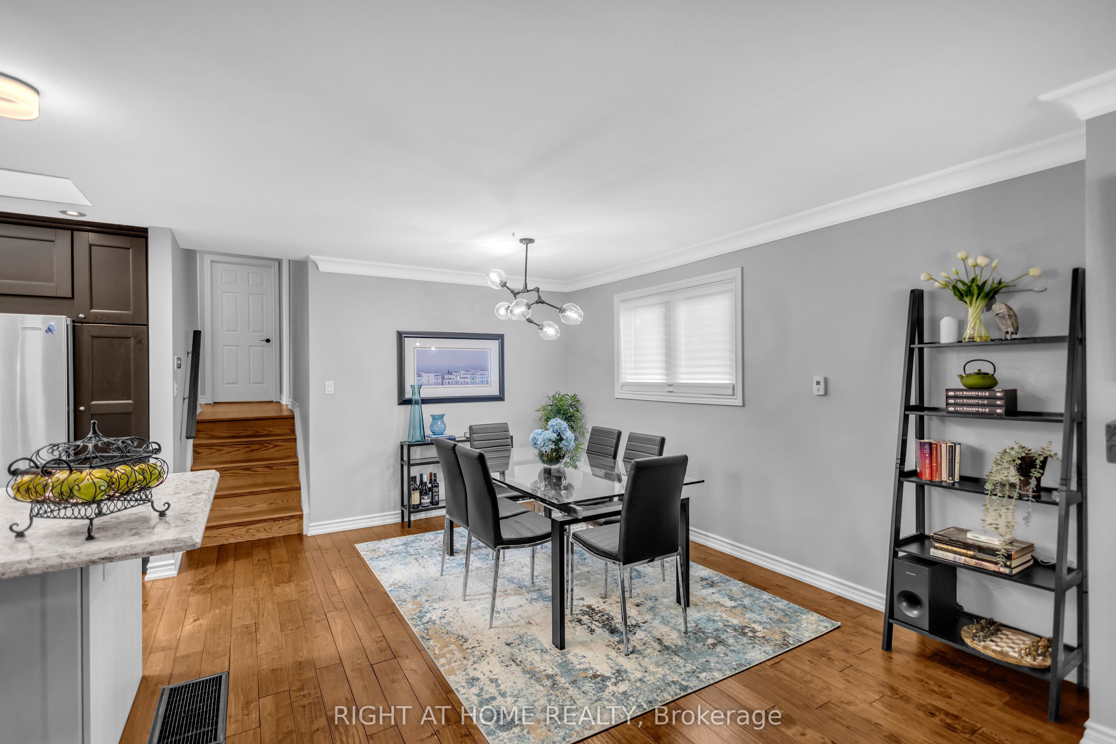 1432 Dewbourne Crescent Property Photo 11