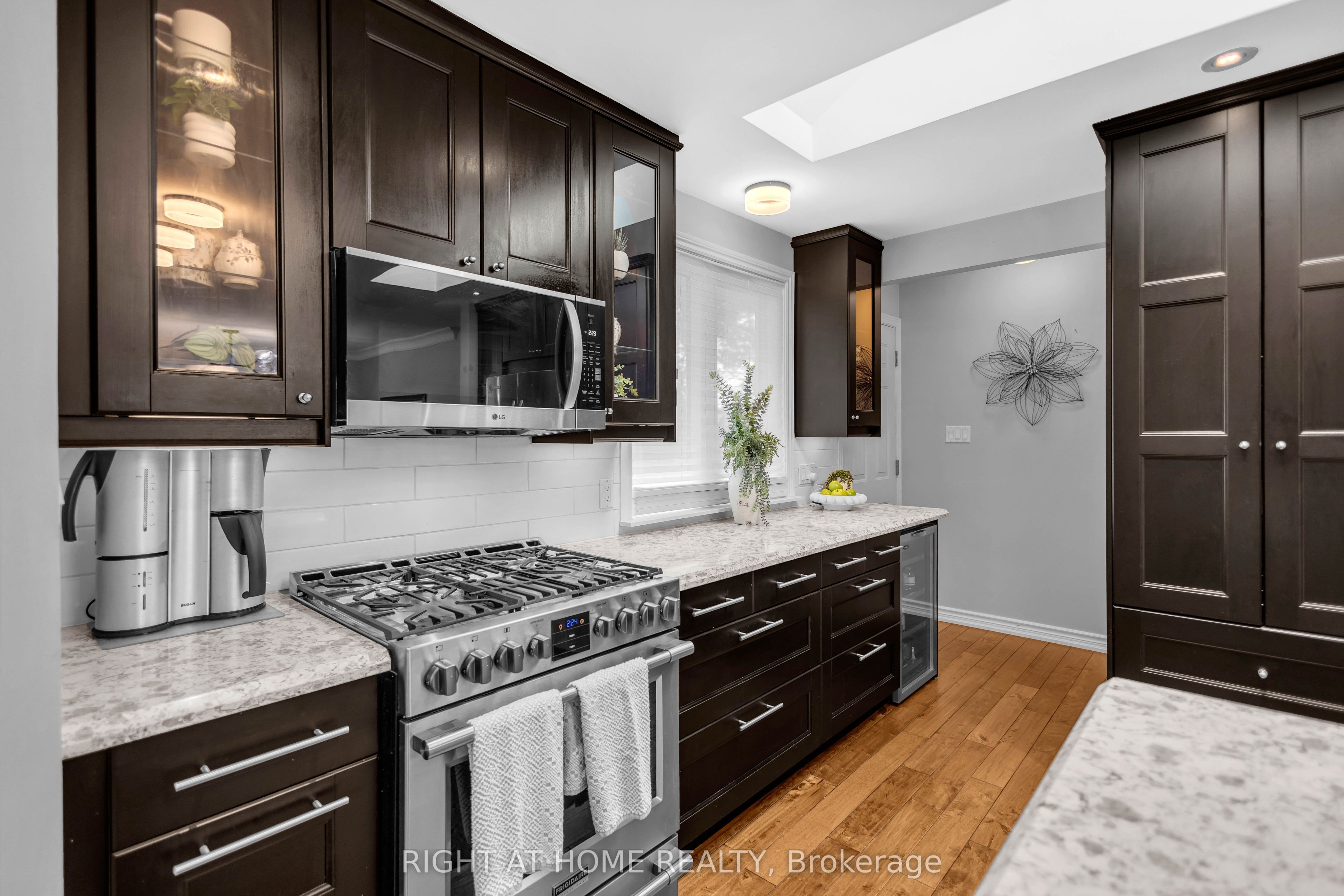 1432 Dewbourne Crescent Property Photo 15