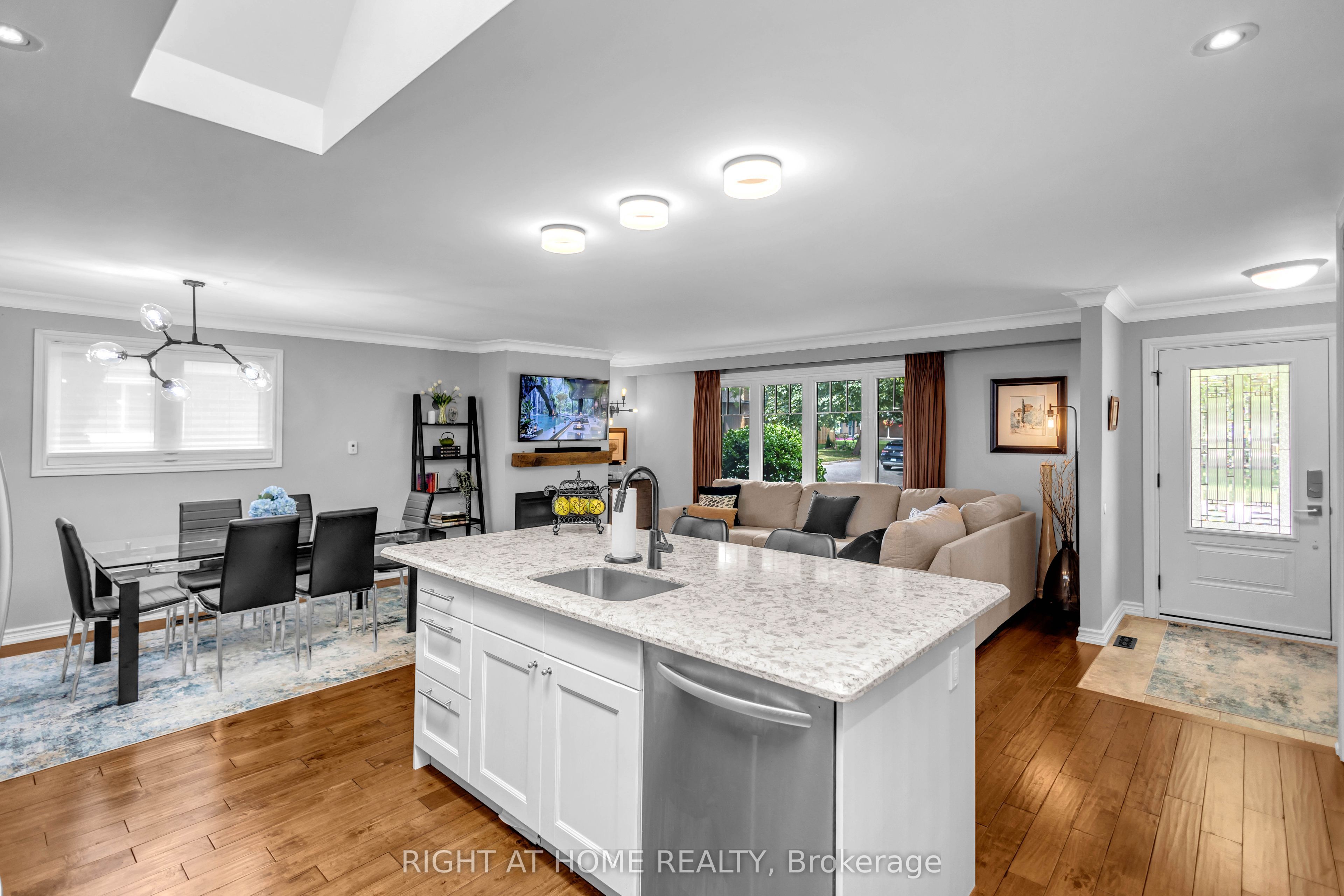 1432 Dewbourne Crescent Property Photo 16