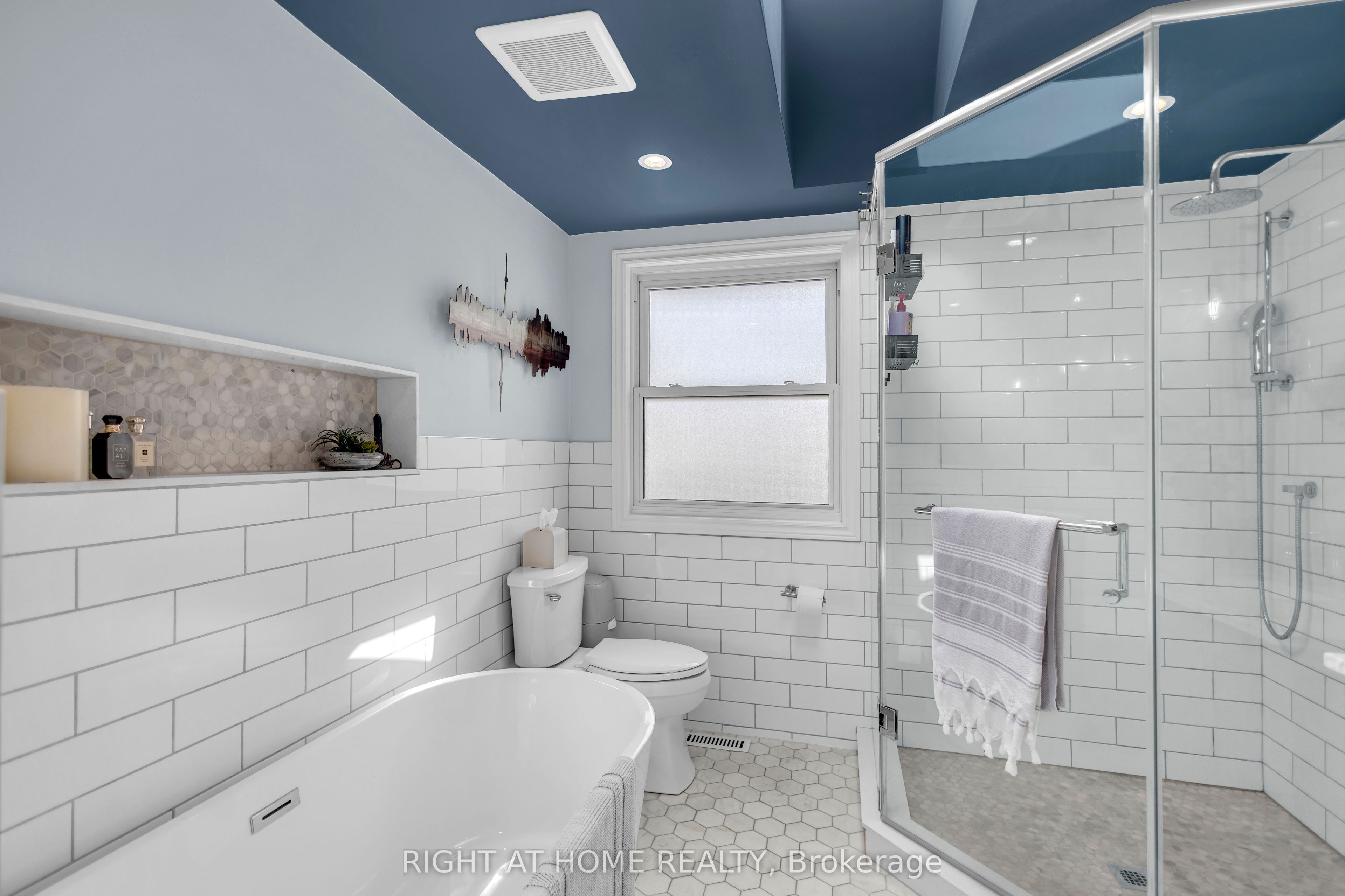 1432 Dewbourne Crescent Property Photo 25