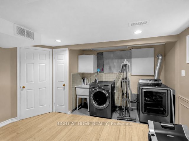 1432 Dewbourne Crescent Property Photo 31