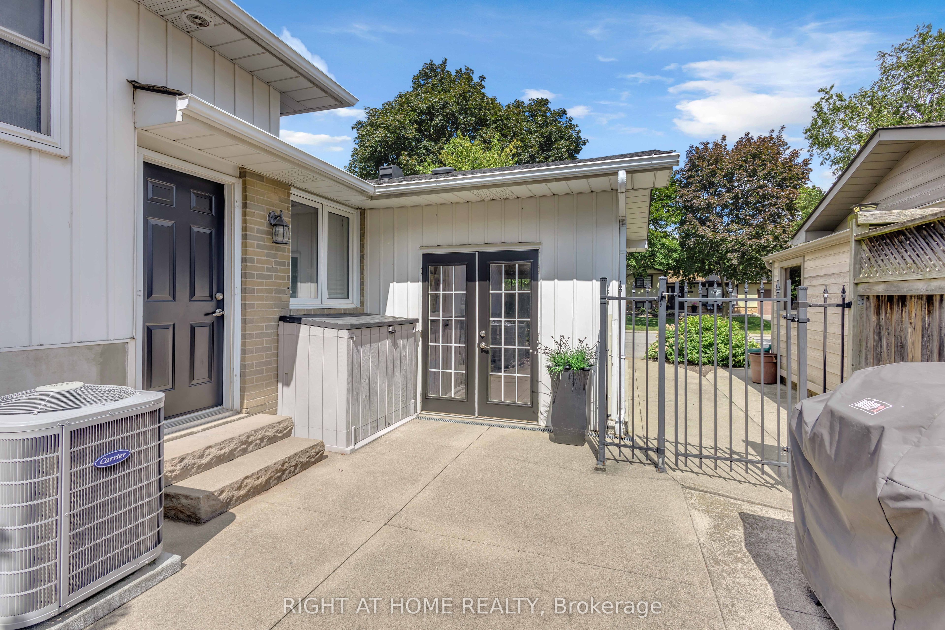 1432 Dewbourne Crescent Property Photo 33