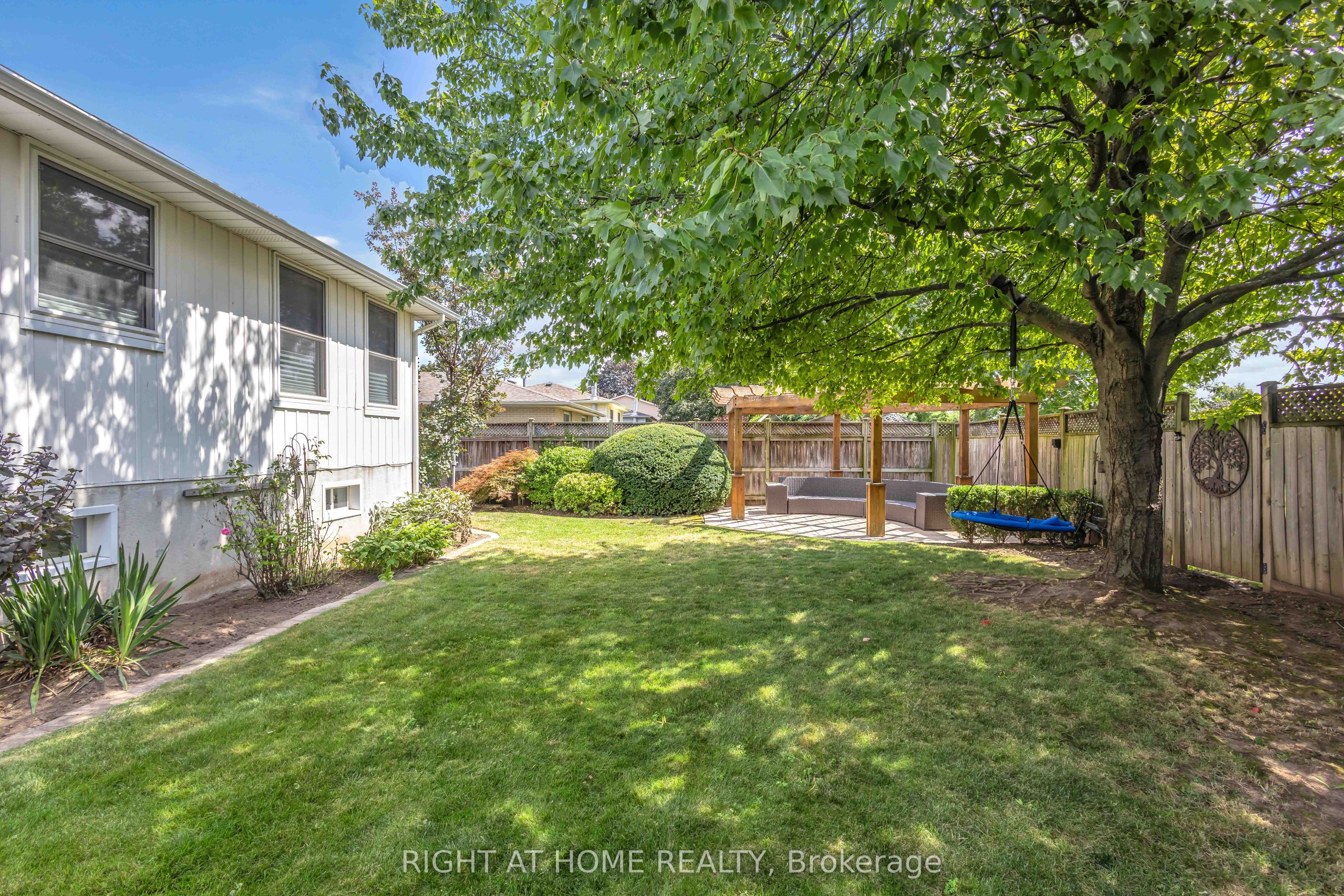 1432 Dewbourne Crescent Property Photo 37