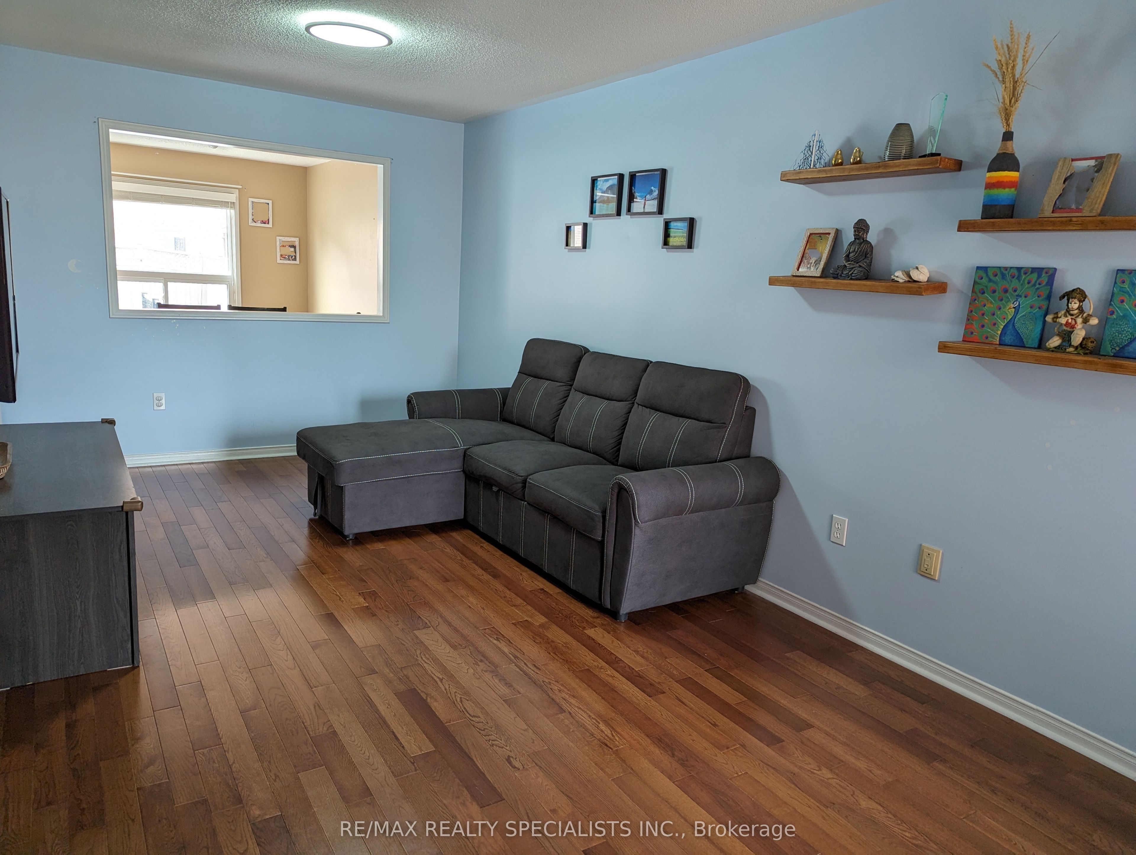 6923 Dillingwood Drive Main & 2nd Property Photo 6