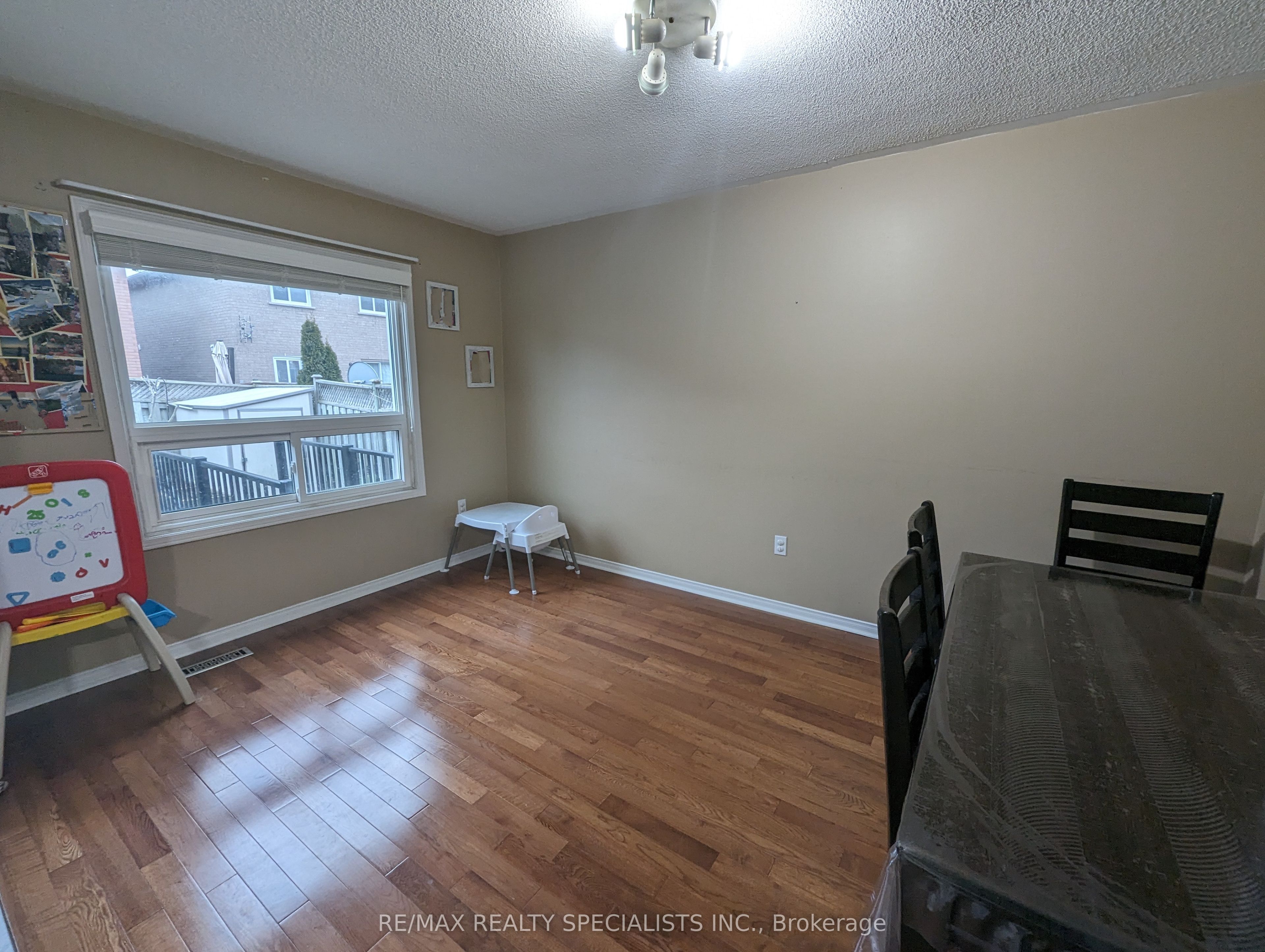 6923 Dillingwood Drive Main & 2nd Property Photo 9