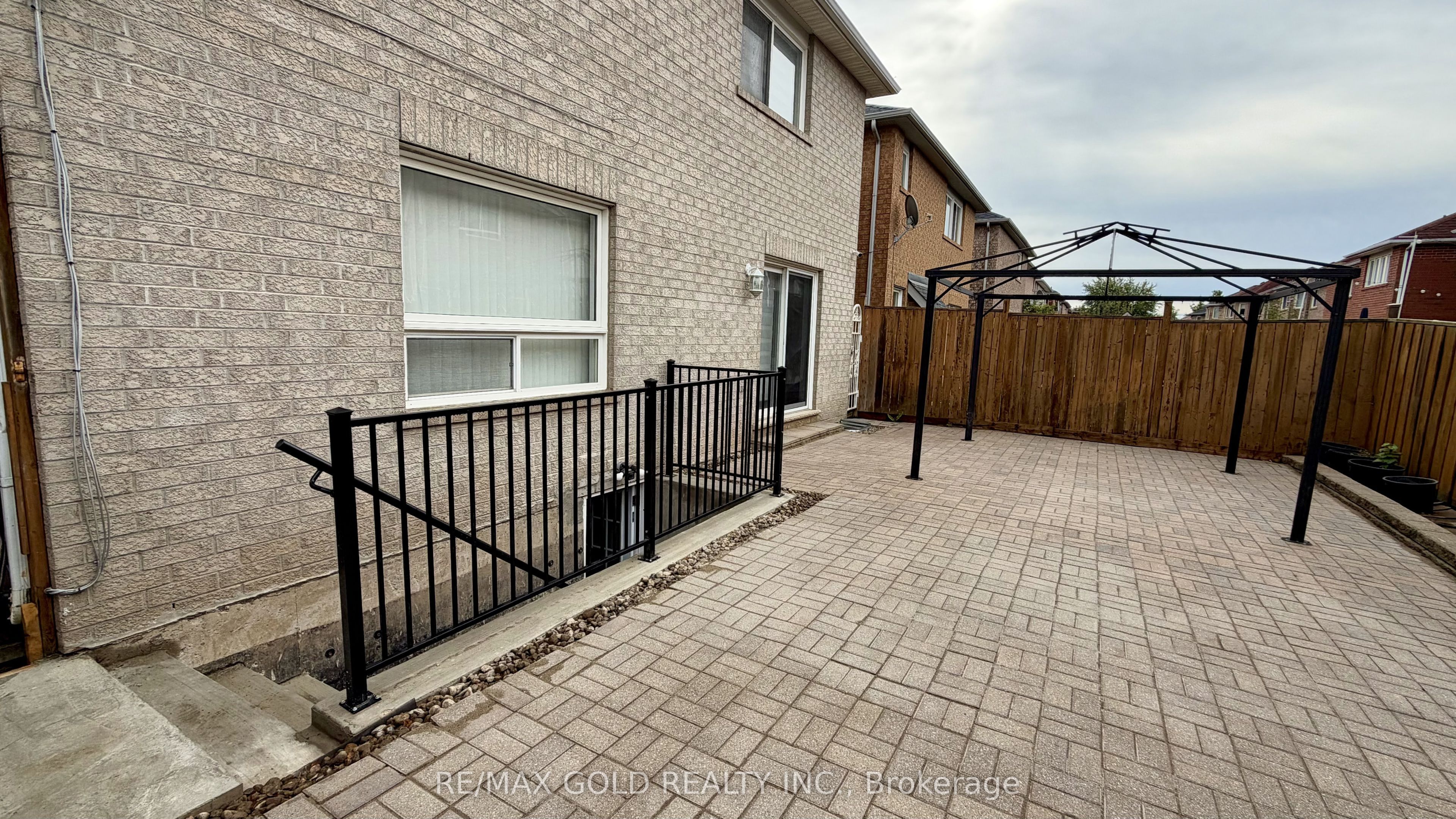 244 Brisdale Drive Property Photo 2