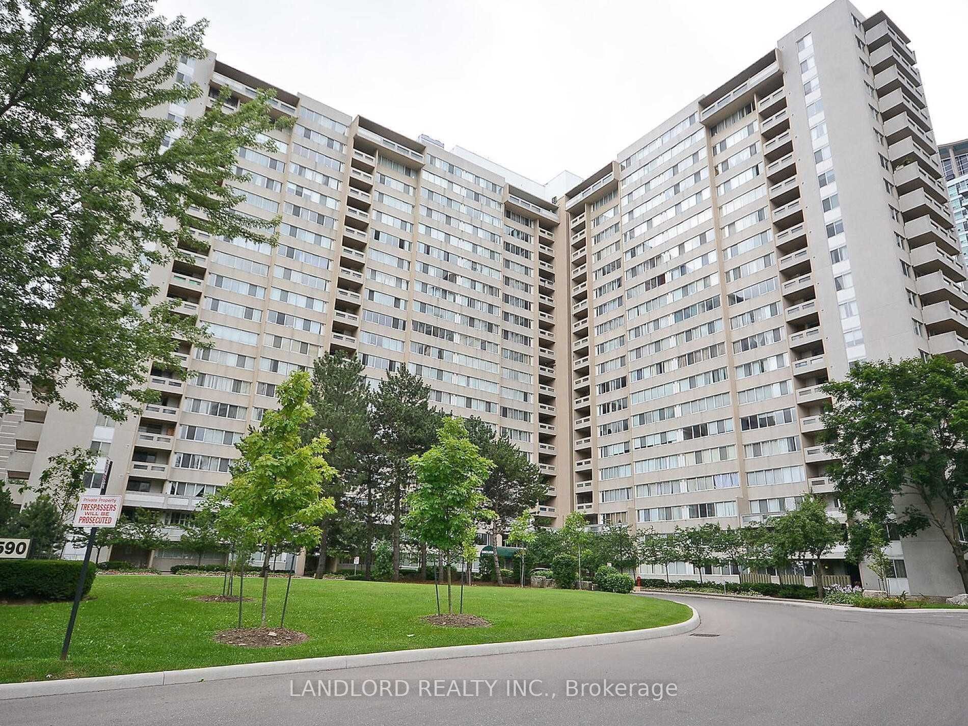 3590 Kaneff Crescent 405 Property Photo 1