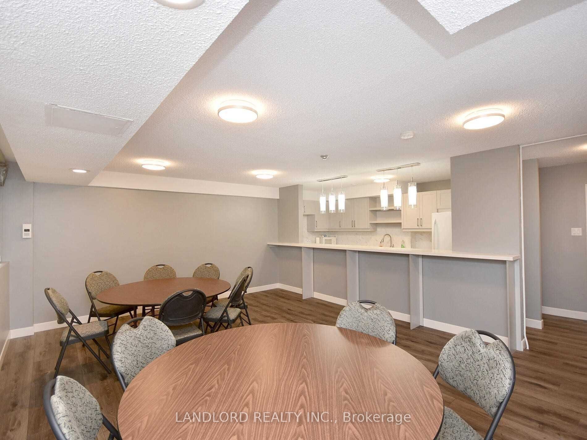 3590 Kaneff Crescent 405 Property Photo 27