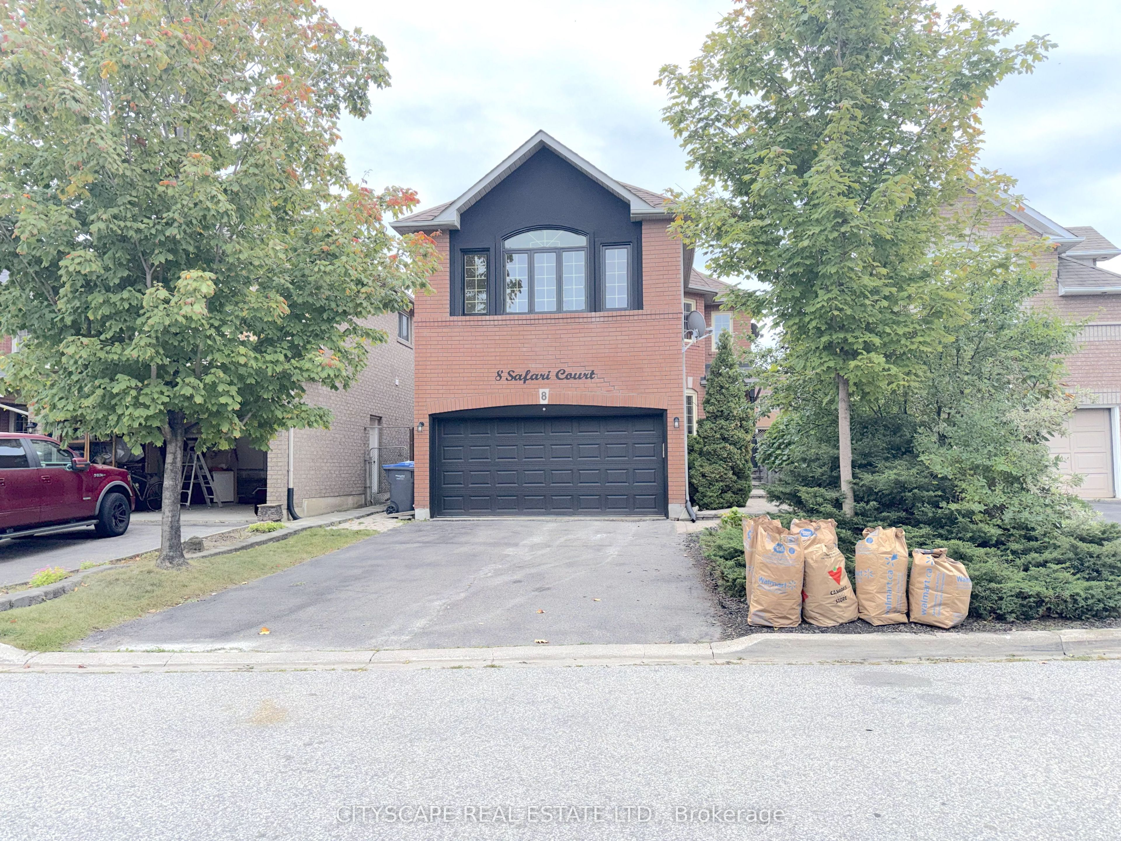 8 Safari Court Property Photo 1