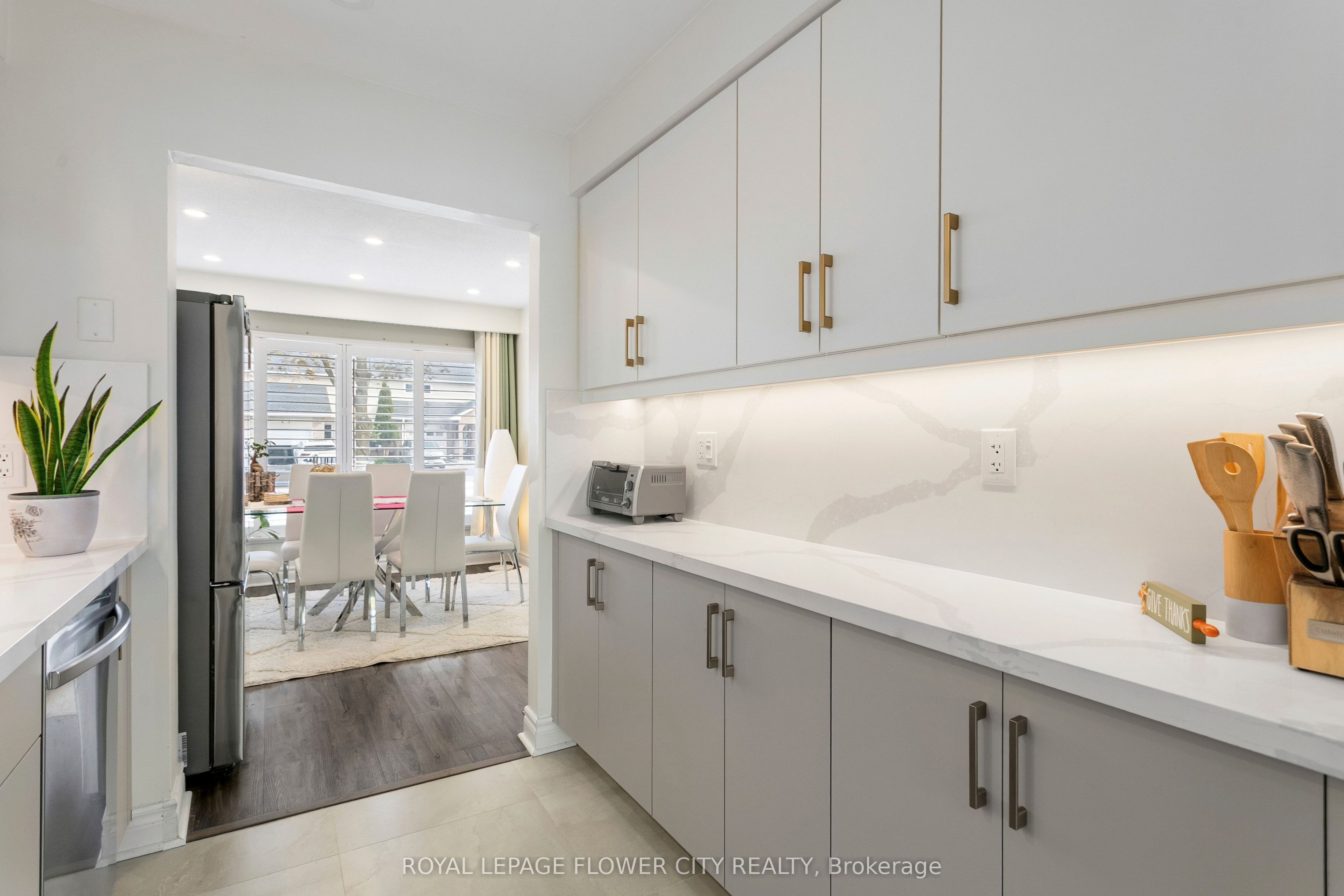 35 Camberley Crescent Property Photo 5