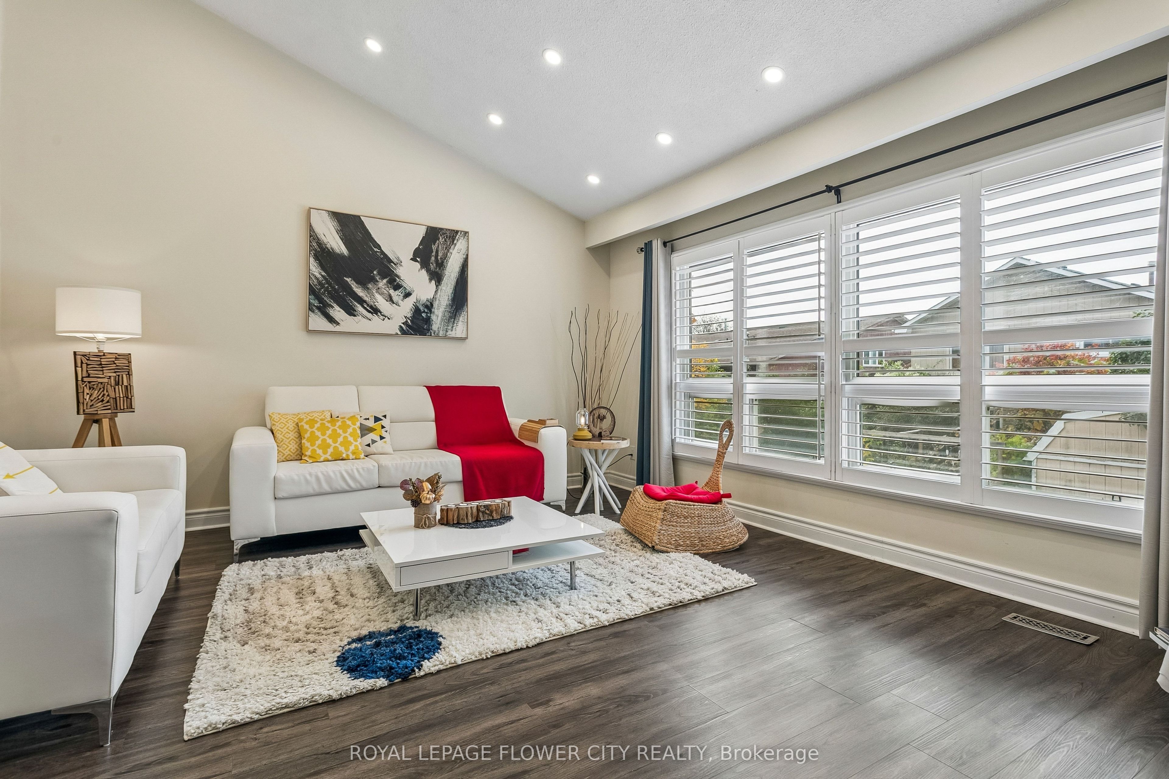 35 Camberley Crescent Property Photo 14