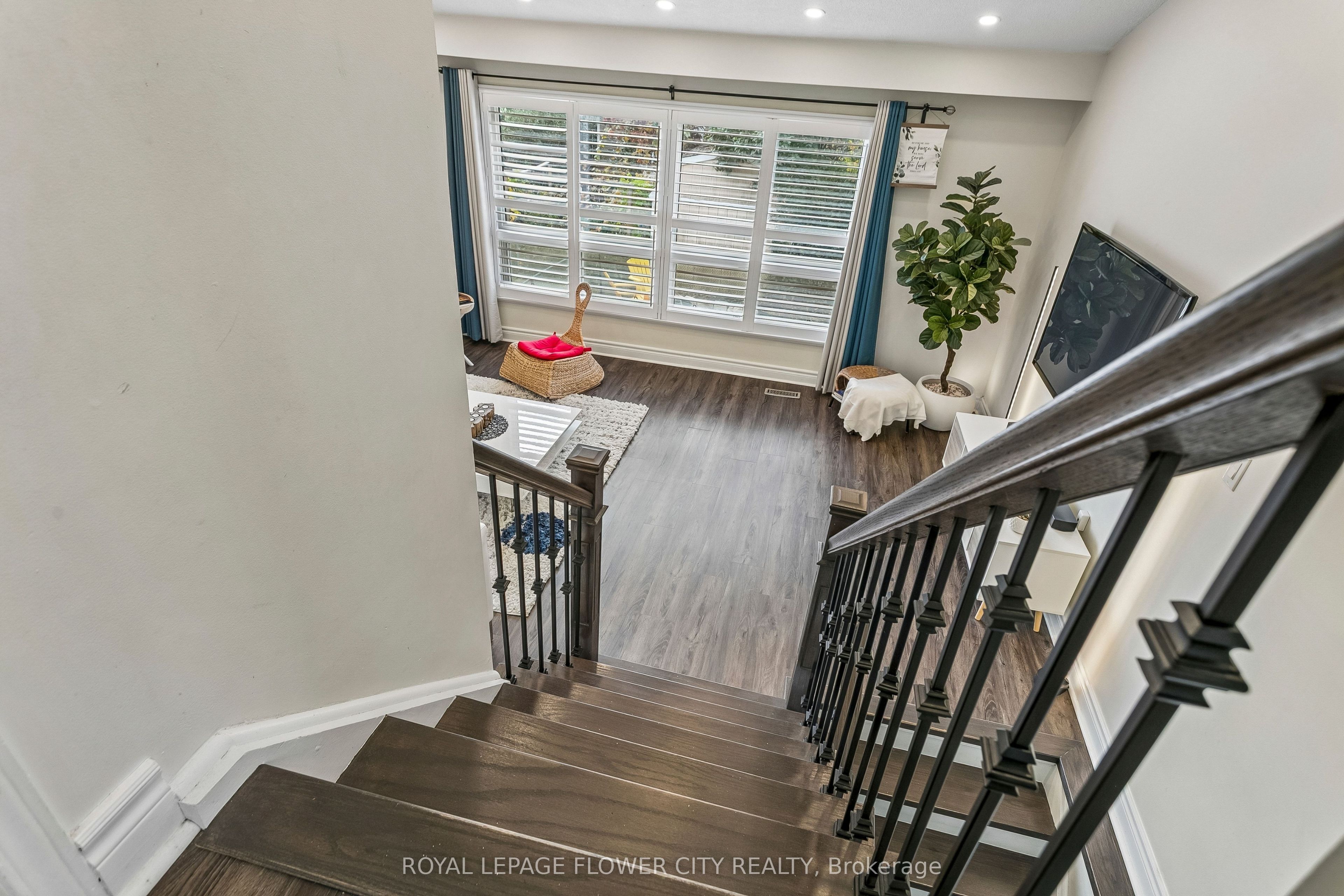 35 Camberley Crescent Property Photo 17